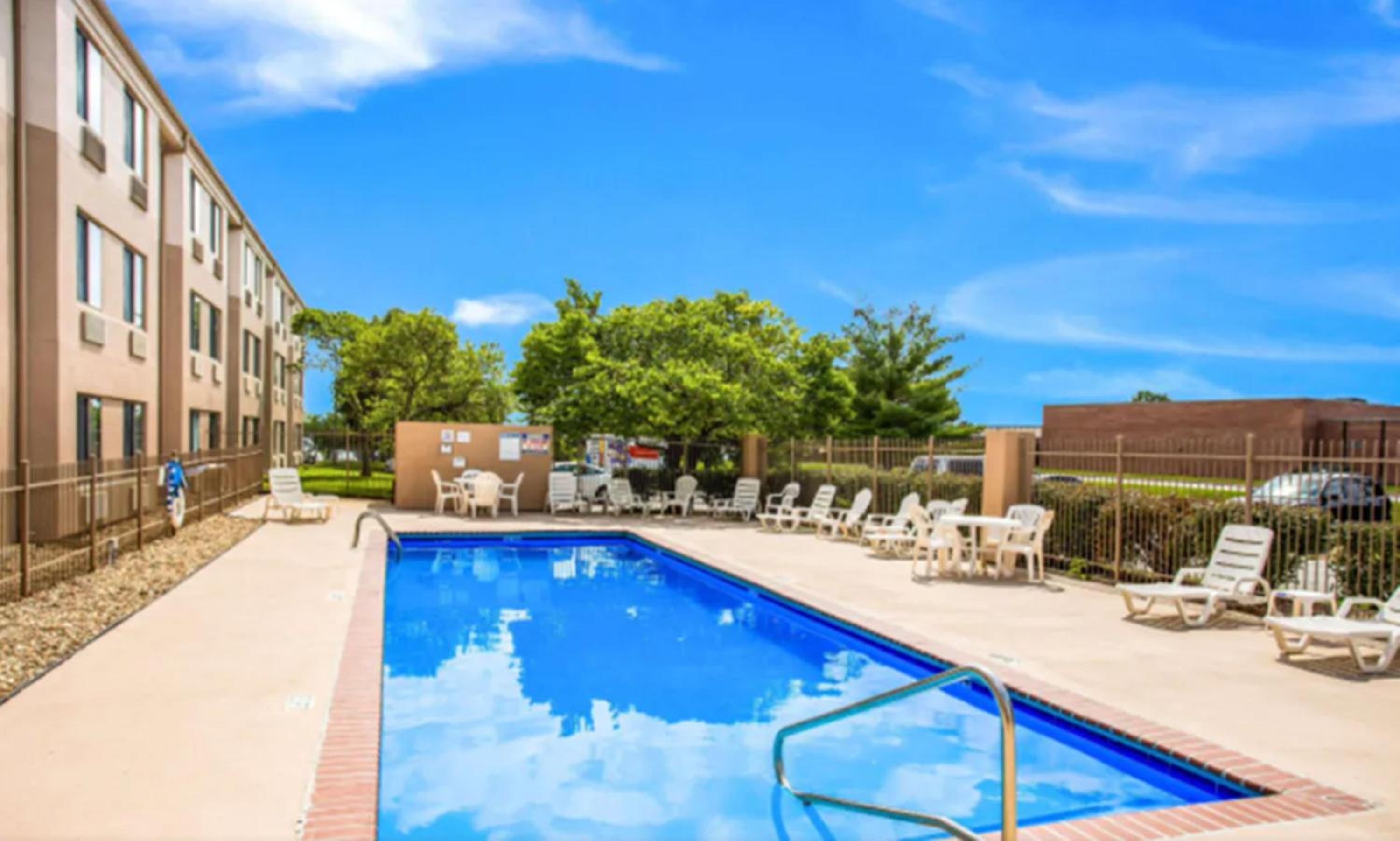 Kansas City Vacations - Sleep Inn Kansas City International Airport - Property Image 25