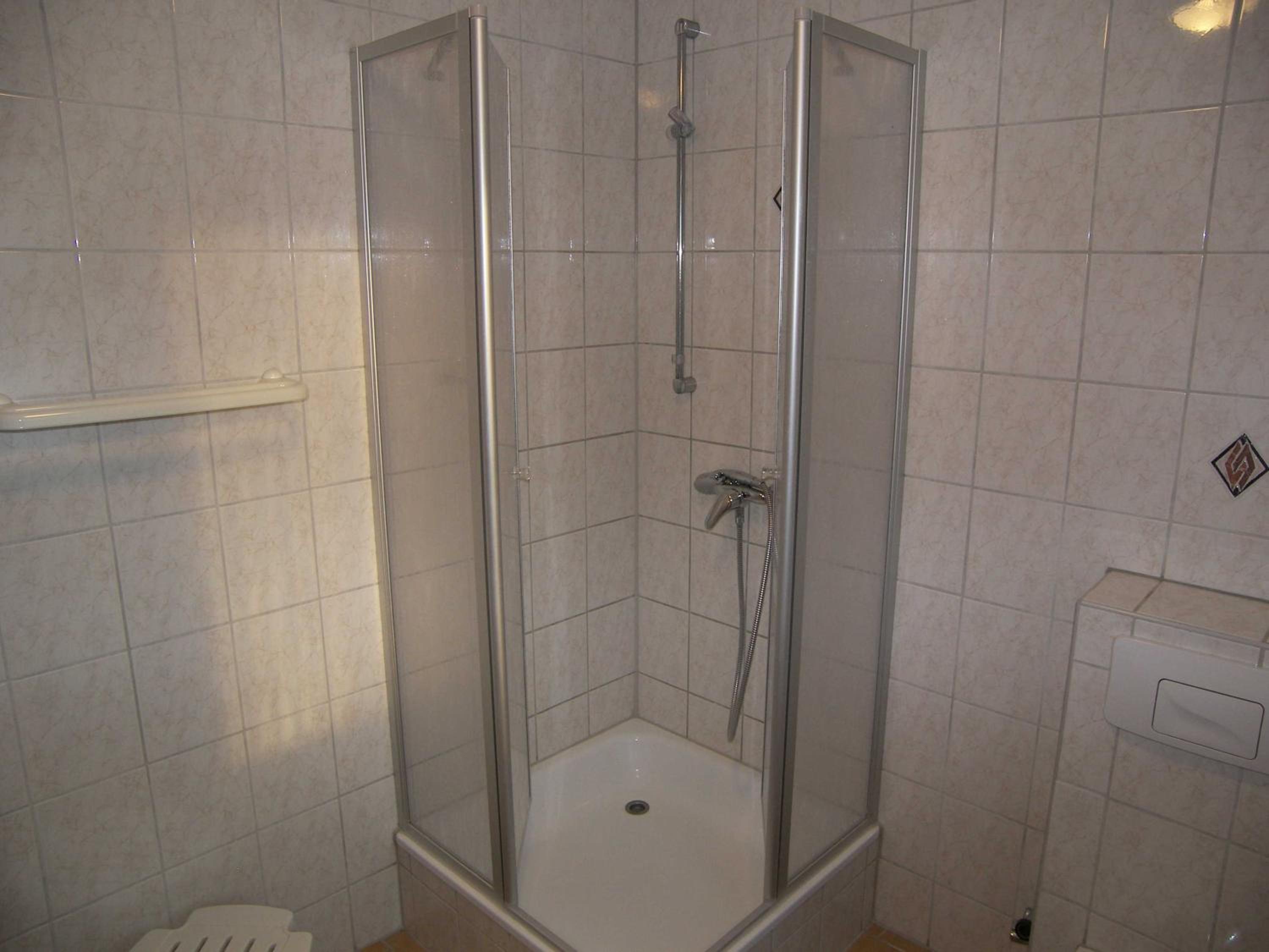 Photo 33