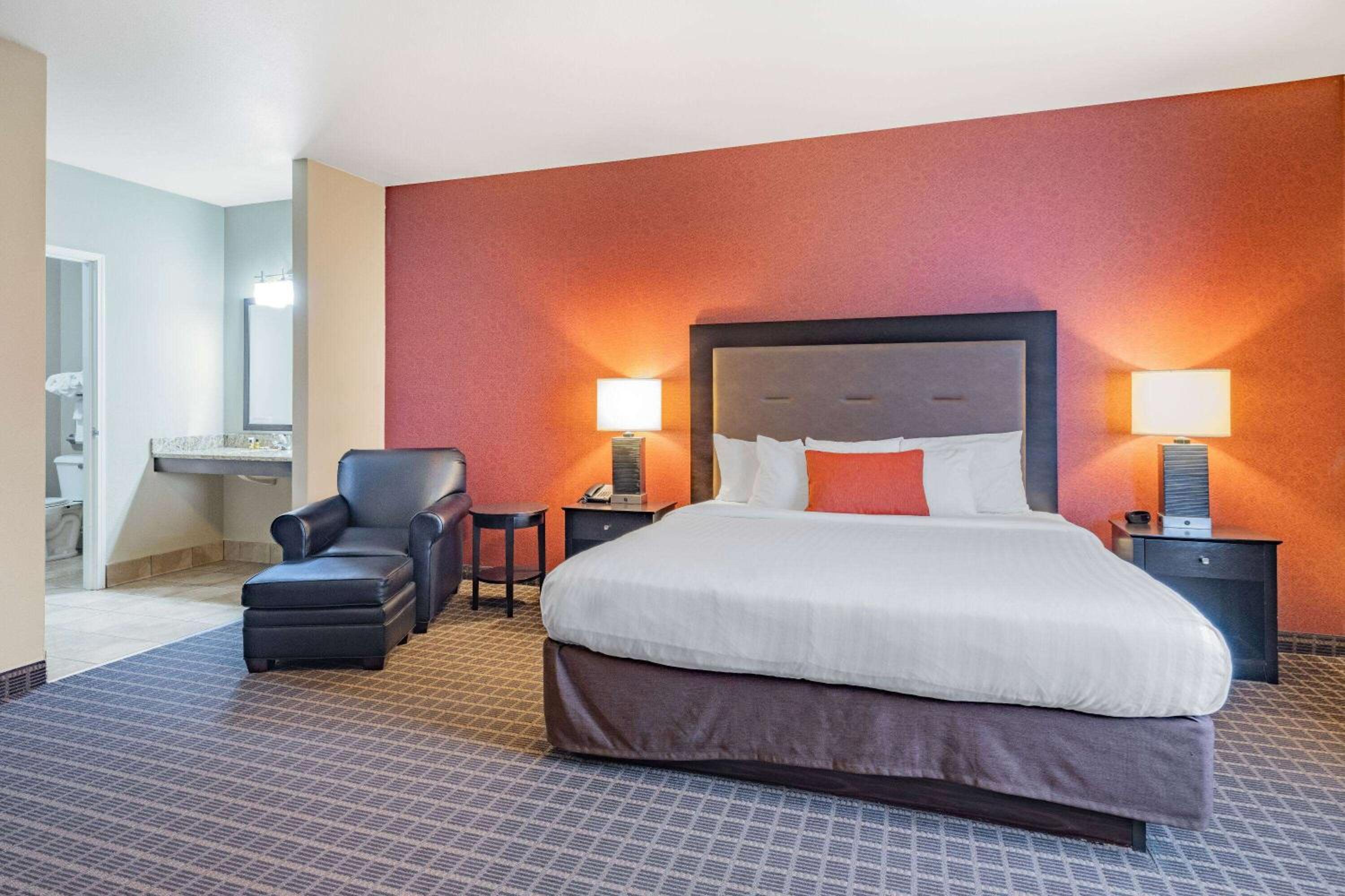 Hawthorn Extended Stay by Wyndham Dickinson