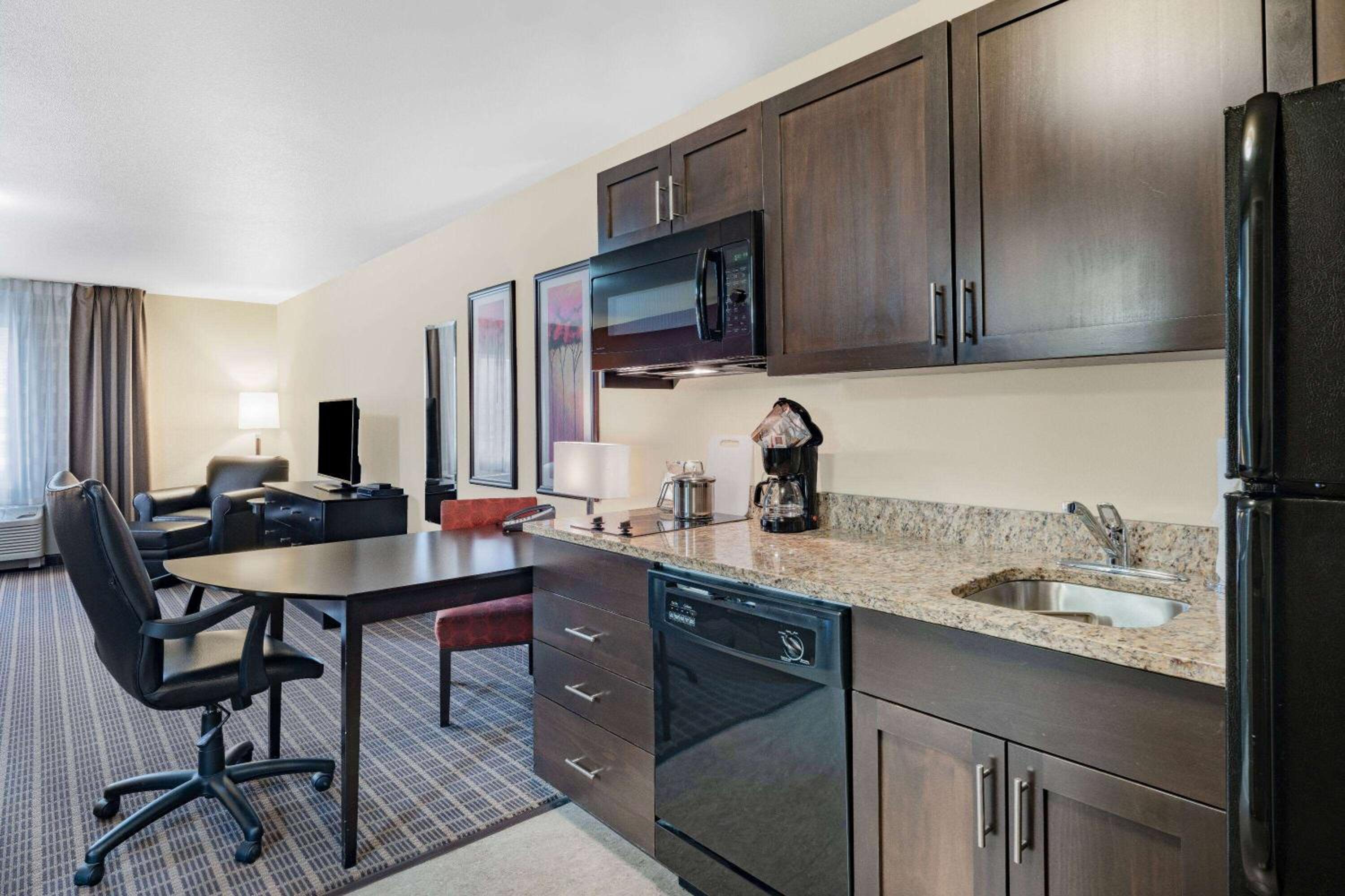 Hawthorn Extended Stay by Wyndham Dickinson
