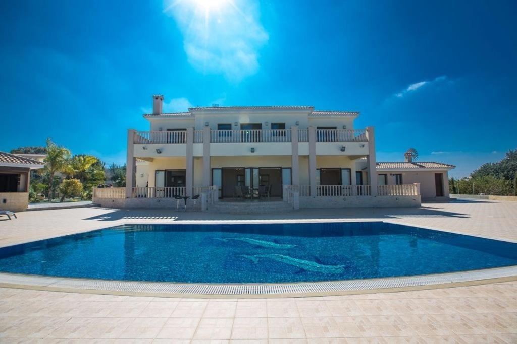 Villa Protaras Deluxe, Fabulous And Luxurious 7Bdr Villa, Close To Fig Tree view 4