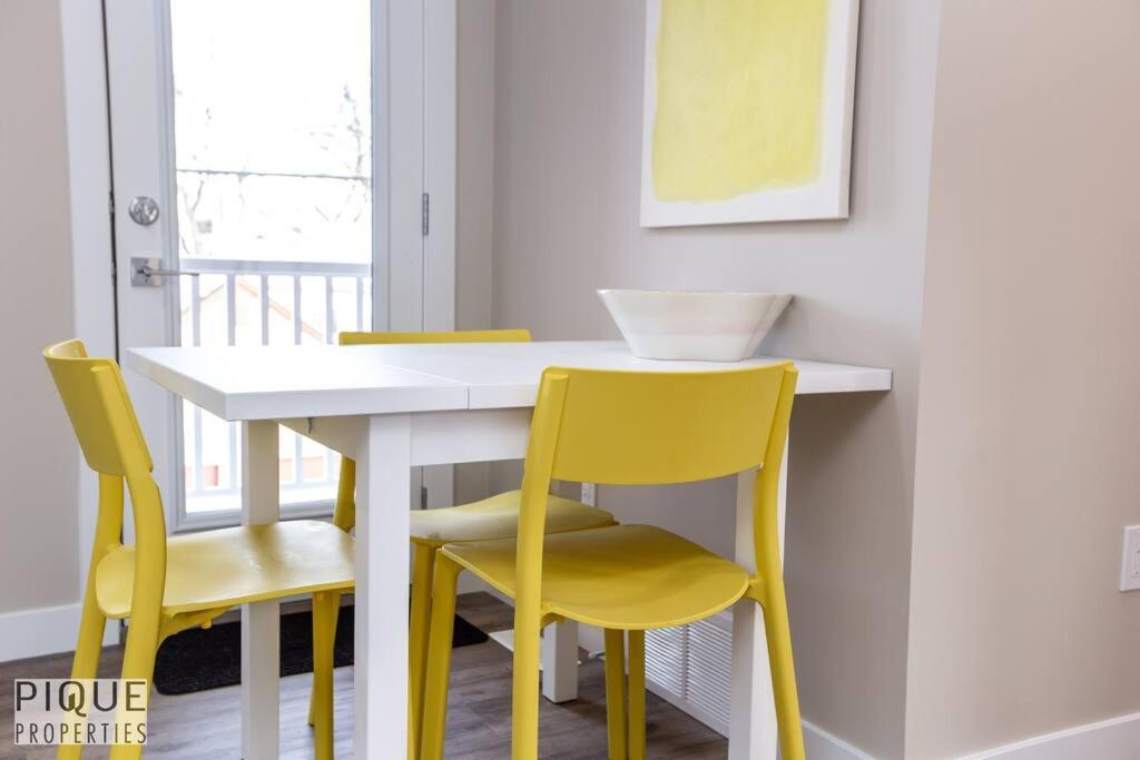 NEW, Euro-Style Suite, Whyte Avenue, AC, Netflix, Sleeps 6!