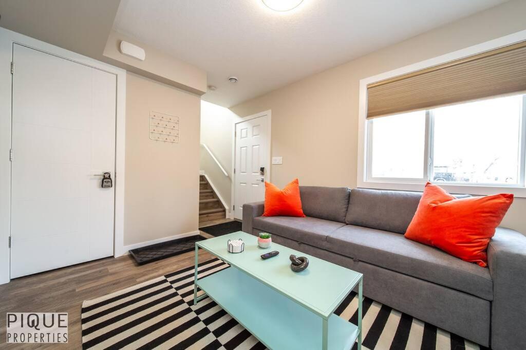 NEW, Euro-Style Suite, Whyte Avenue, AC, Netflix, Sleeps 6!