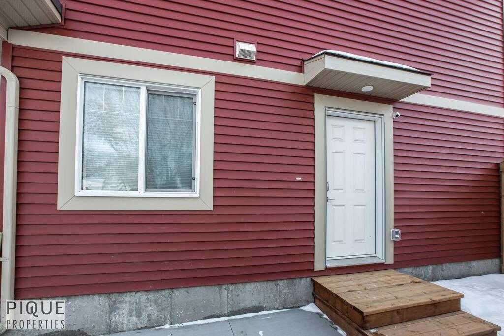 NEW, Euro-Style Suite, Whyte Avenue, AC, Netflix, Sleeps 6!