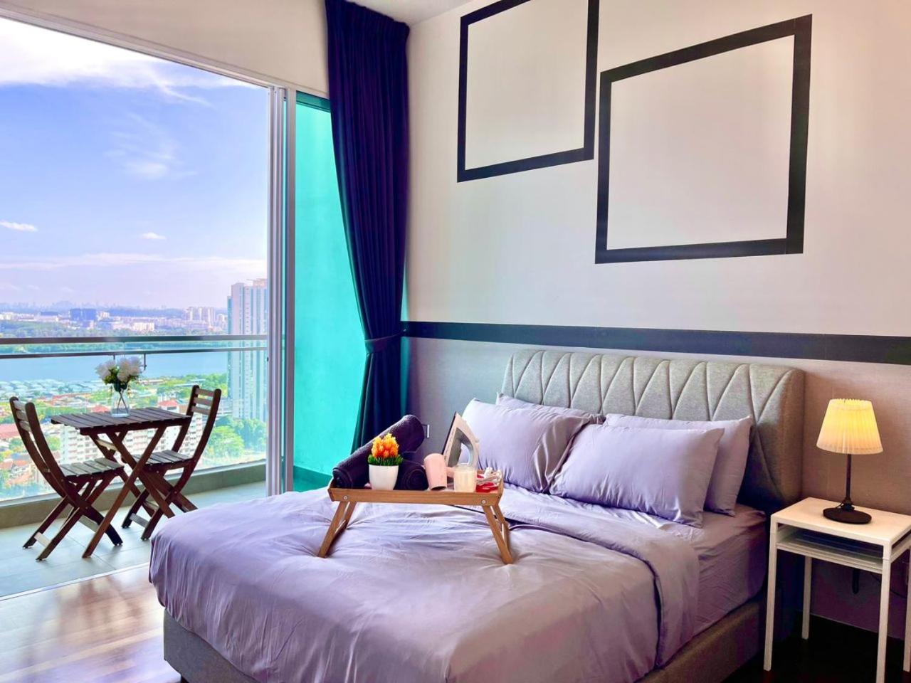 Paragon Suite Homestay by Antlerzone