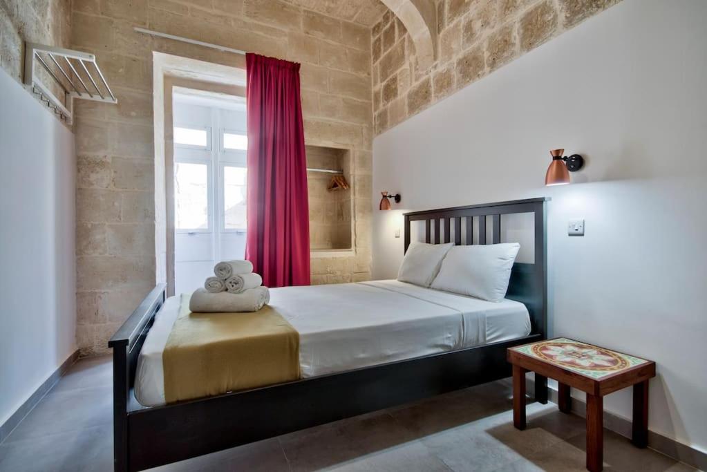 Old Lodge Apartment 4 by Vallettastay view 5