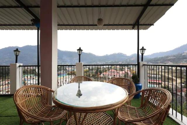 balcony
