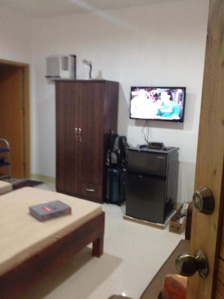 Pingarons Apartelle view 3