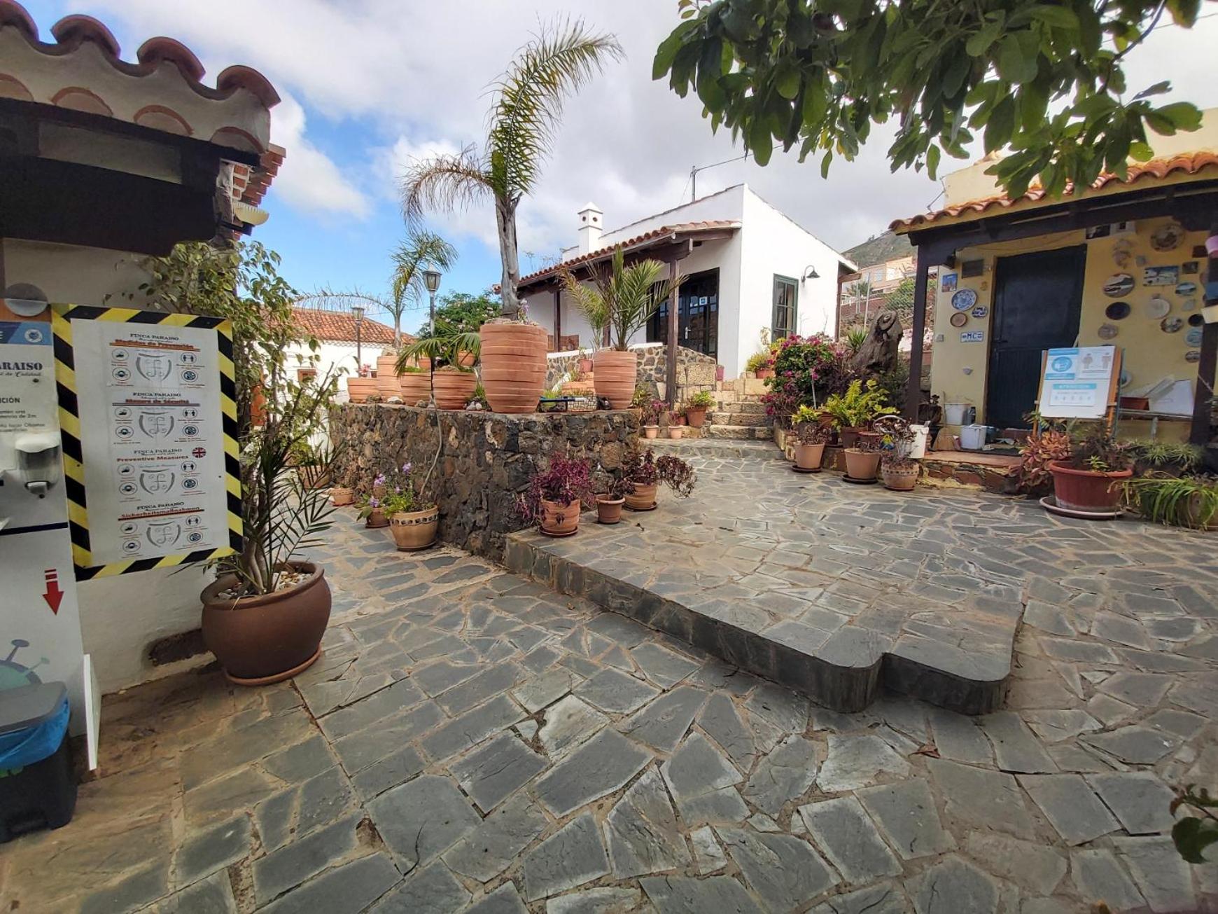 Remarkable 4-Bed Villa view 5