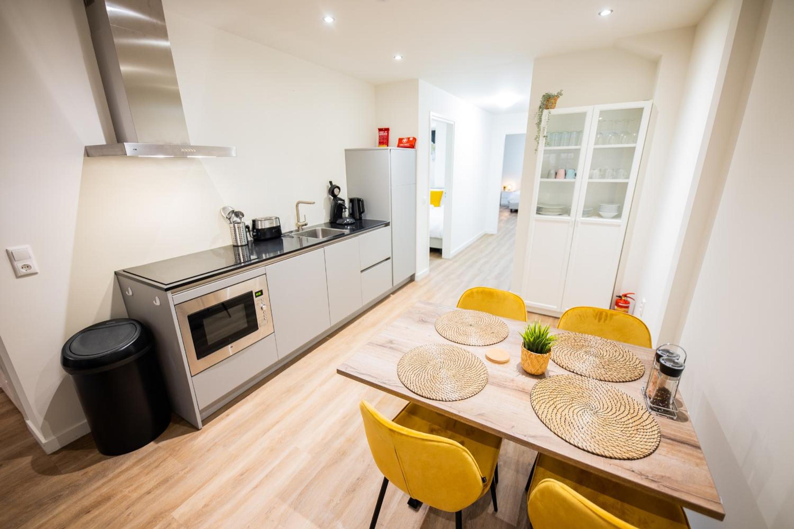 Great 95m2 Two-Bedroom Apartment - WE39 view 3