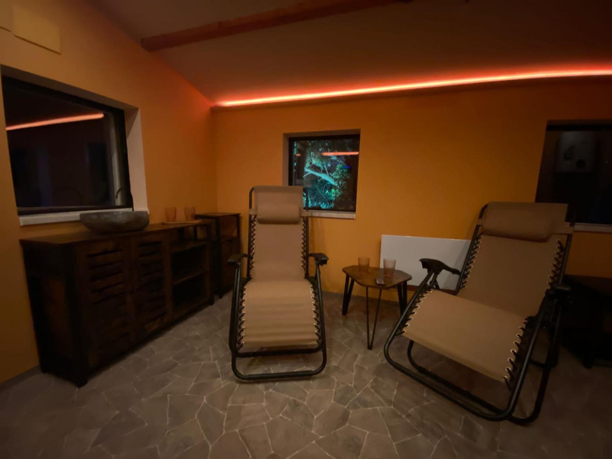 Ferienwohnung Gulfhaus, mit Sauna und großem Garten