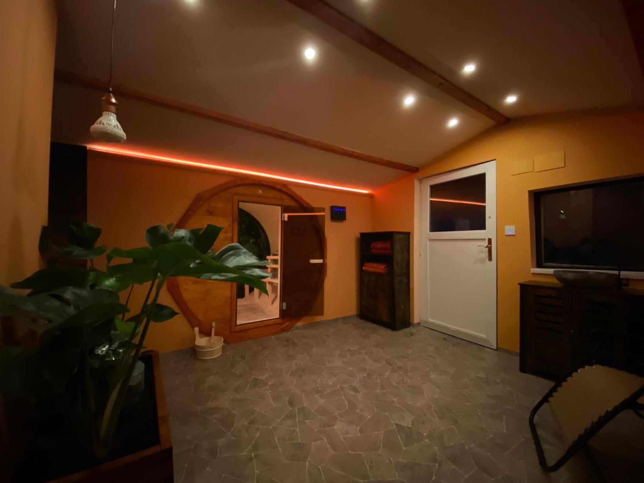 Ferienwohnung Gulfhaus, mit Sauna und großem Garten