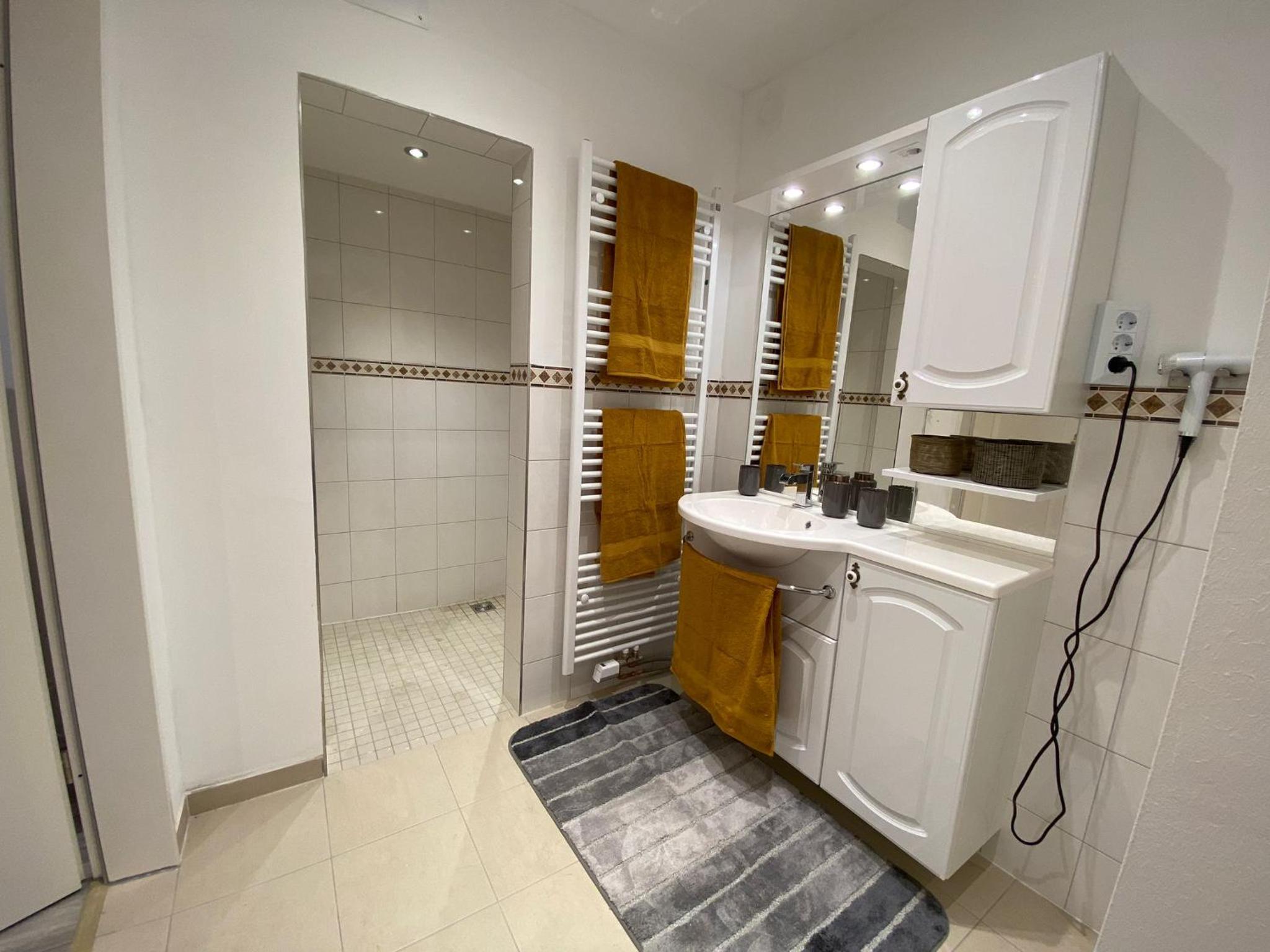 Ferienwohnung Gulfhaus, mit Sauna und großem Garten