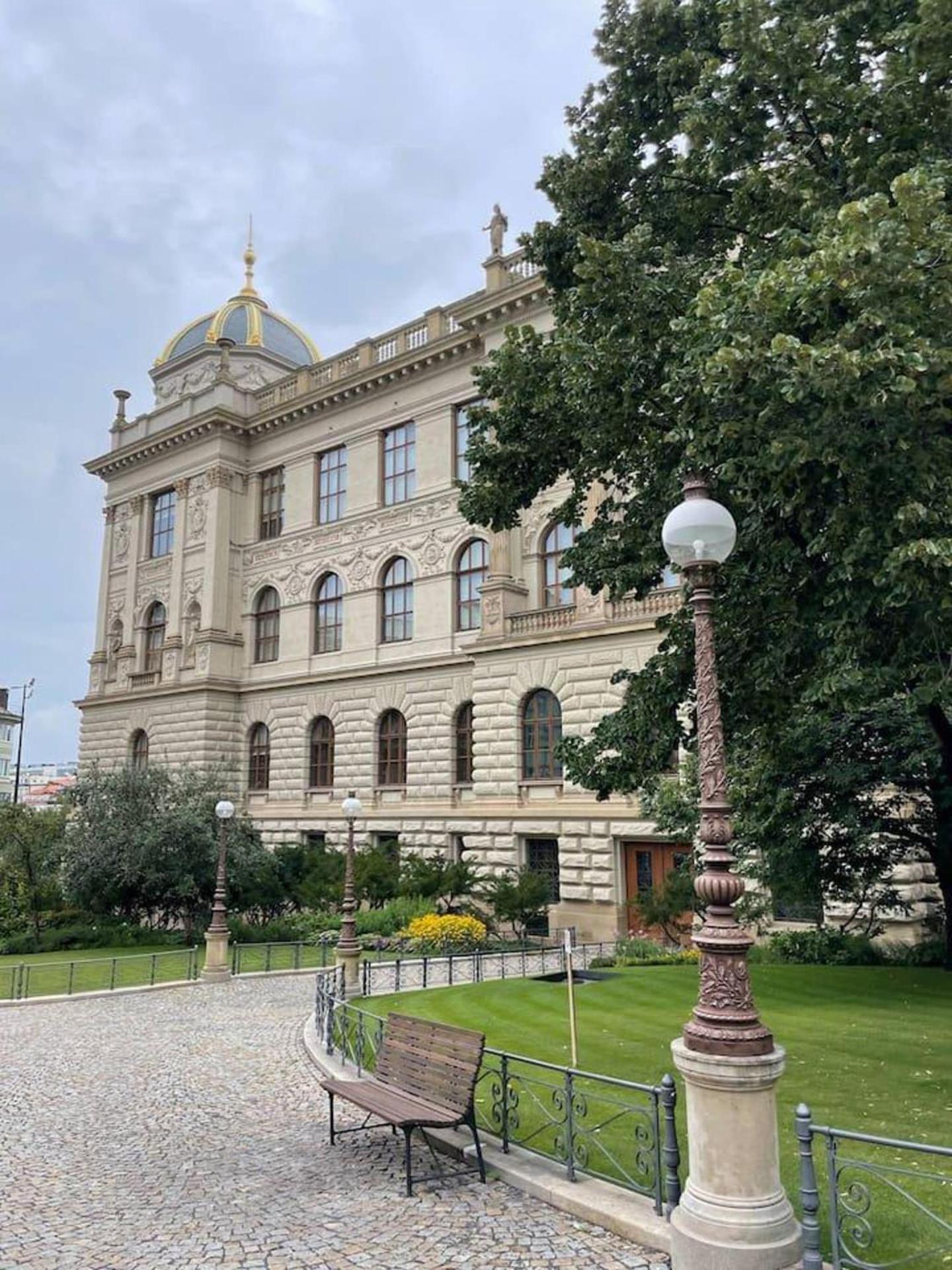 2-Bed Apartment in Praha