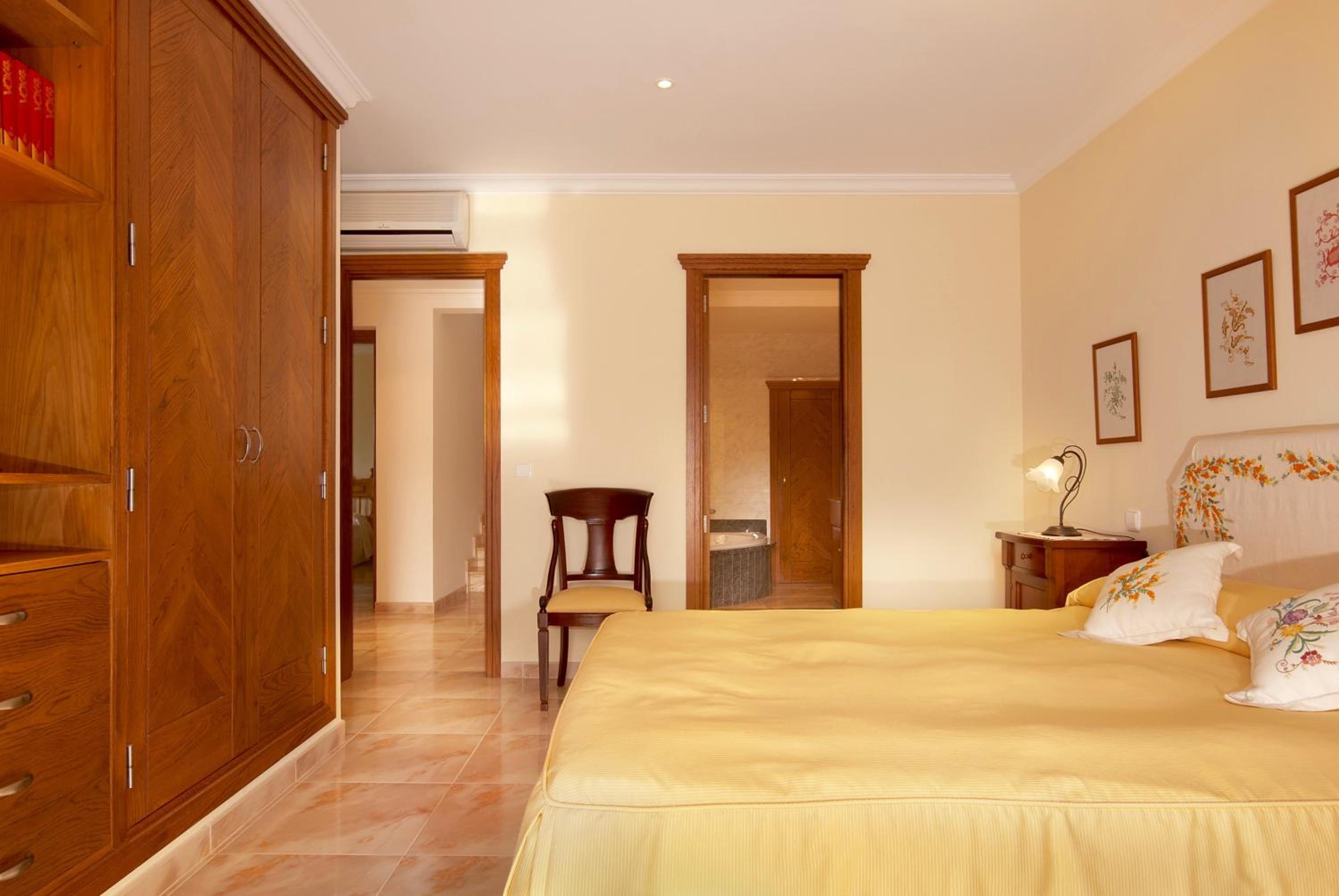 Immaculate Mallorca Villa Las Olas 3 Bedrooms Ideal for Families Couples Alcudia