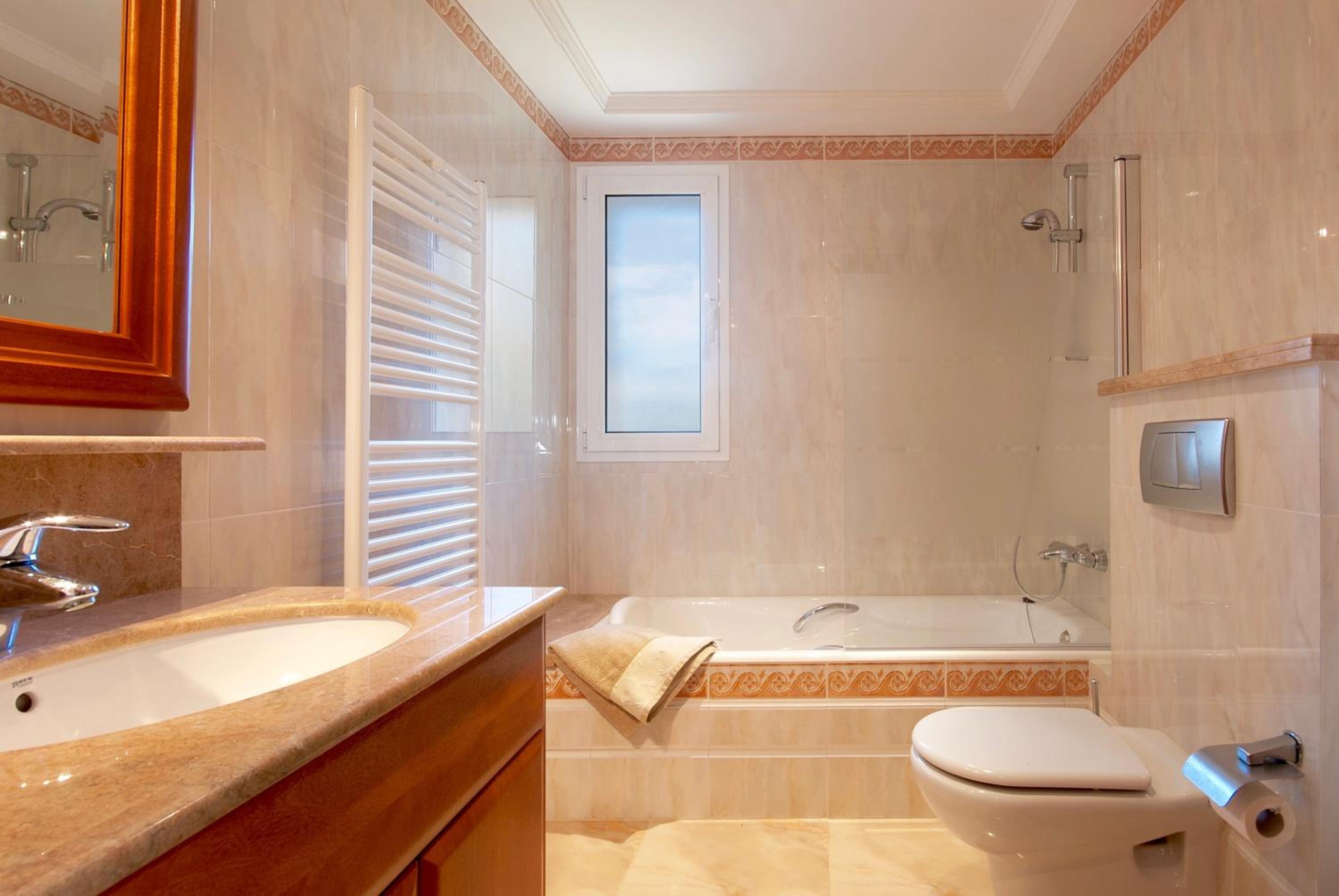 Immaculate Mallorca Villa Las Olas 3 Bedrooms Ideal for Families Couples Alcudia