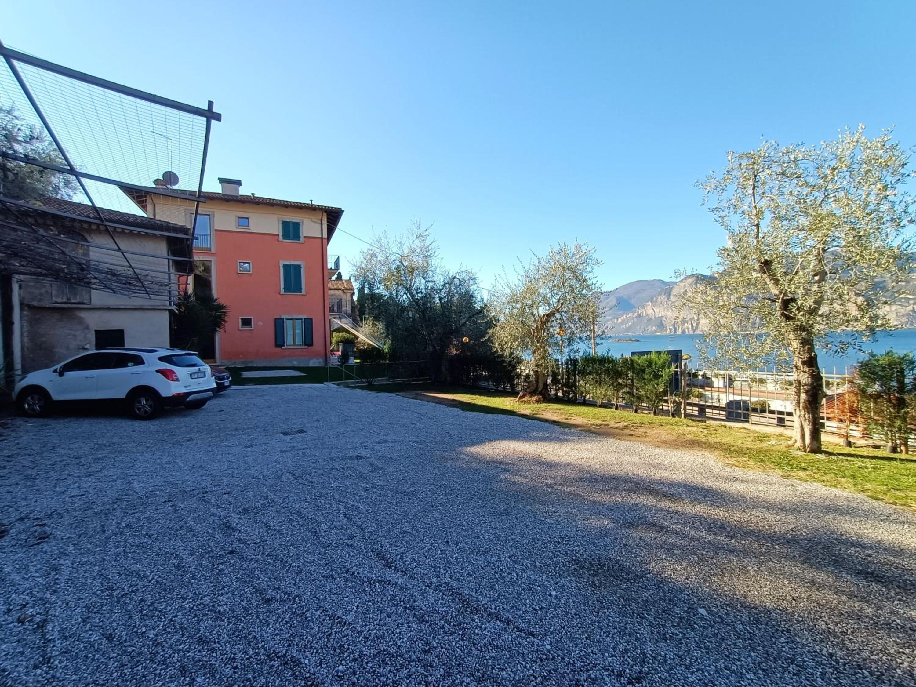 APPARTAMENTI CAPRI MALCESINE