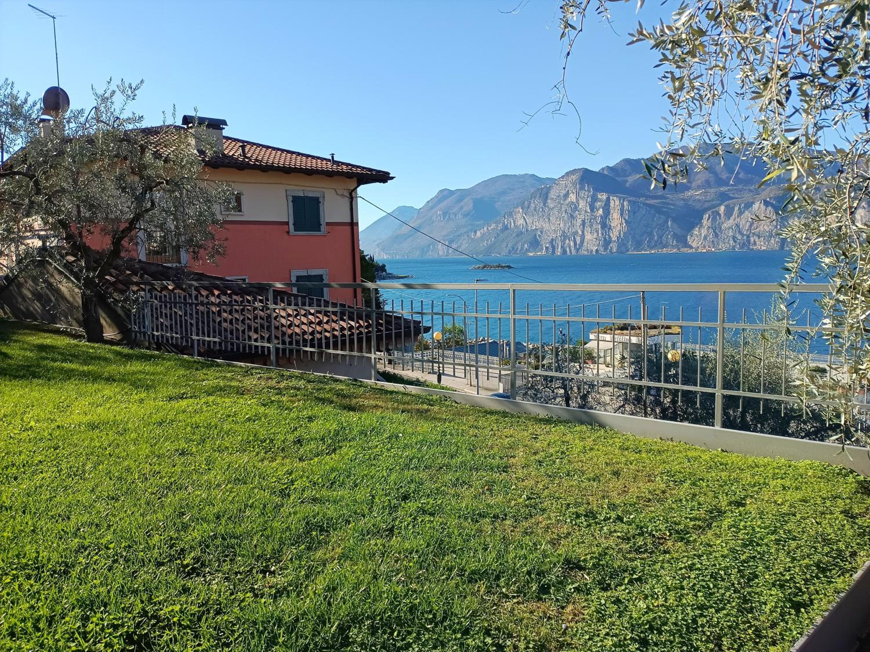 APPARTAMENTI CAPRI MALCESINE