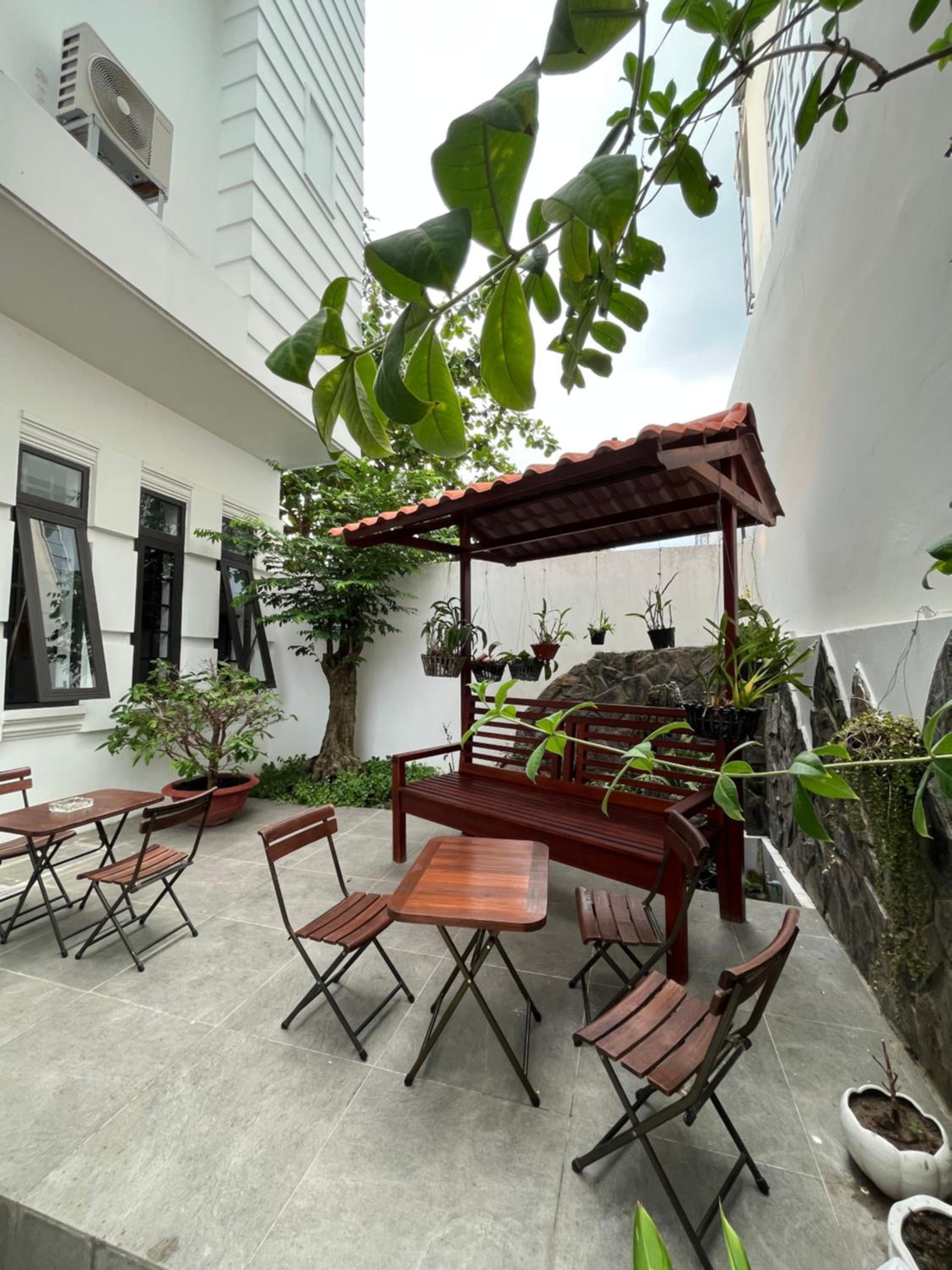 Queenie House view 5