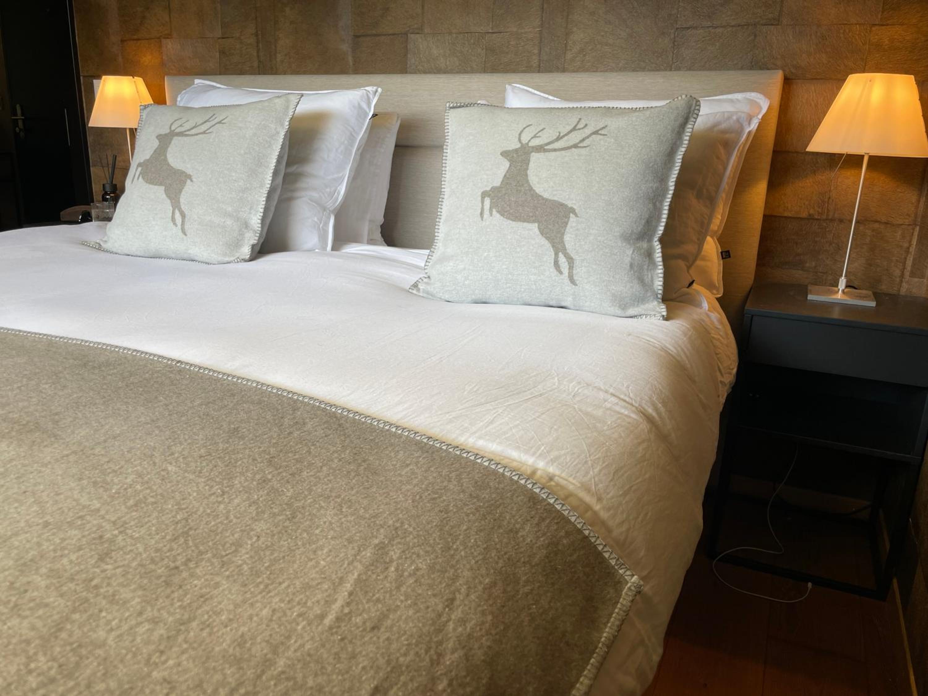 Hollywood 1 - A luxury, comfortable and spacious apartment located directly on the slopes!
