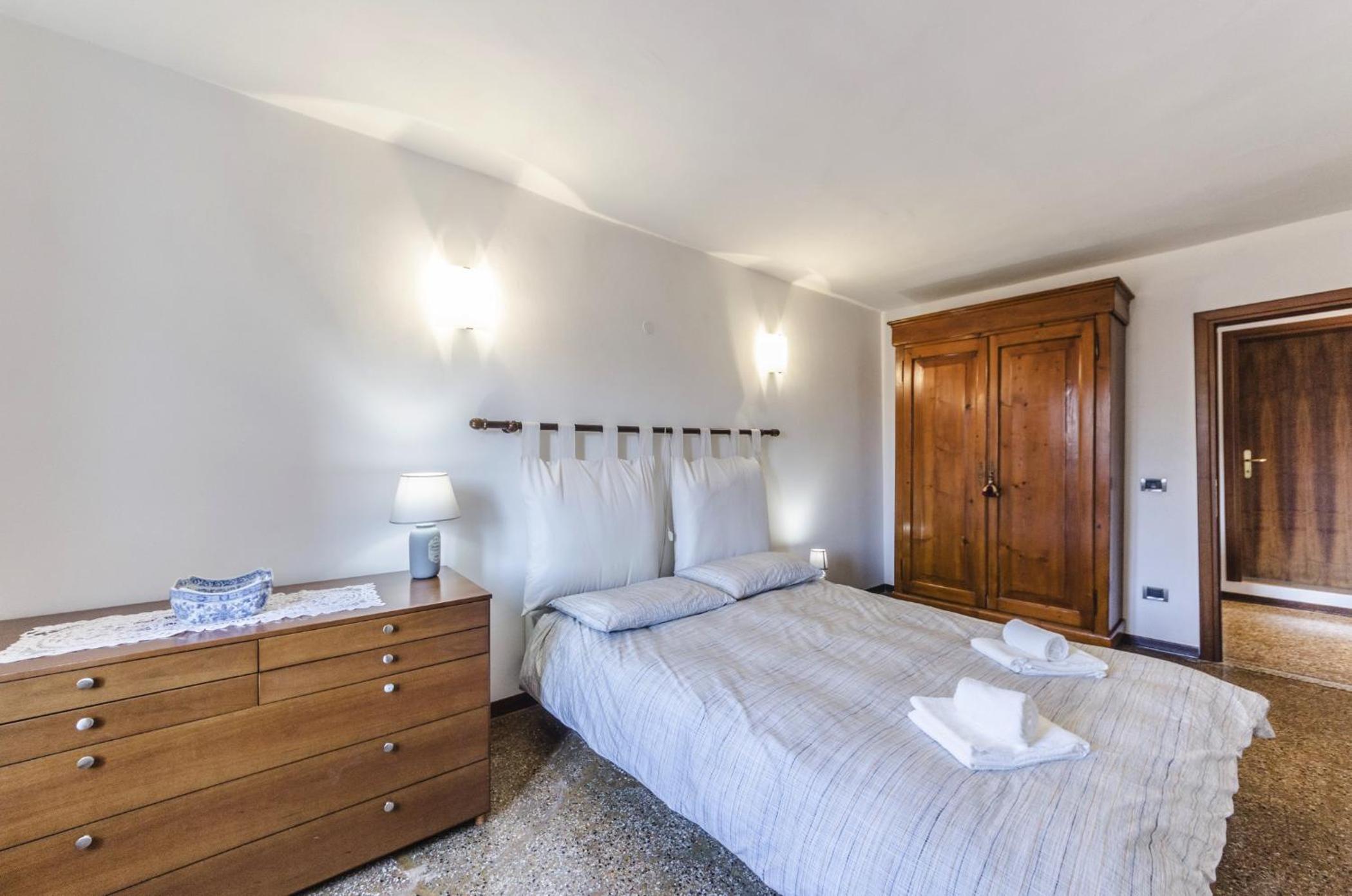 Maurizio House - near the Train Station