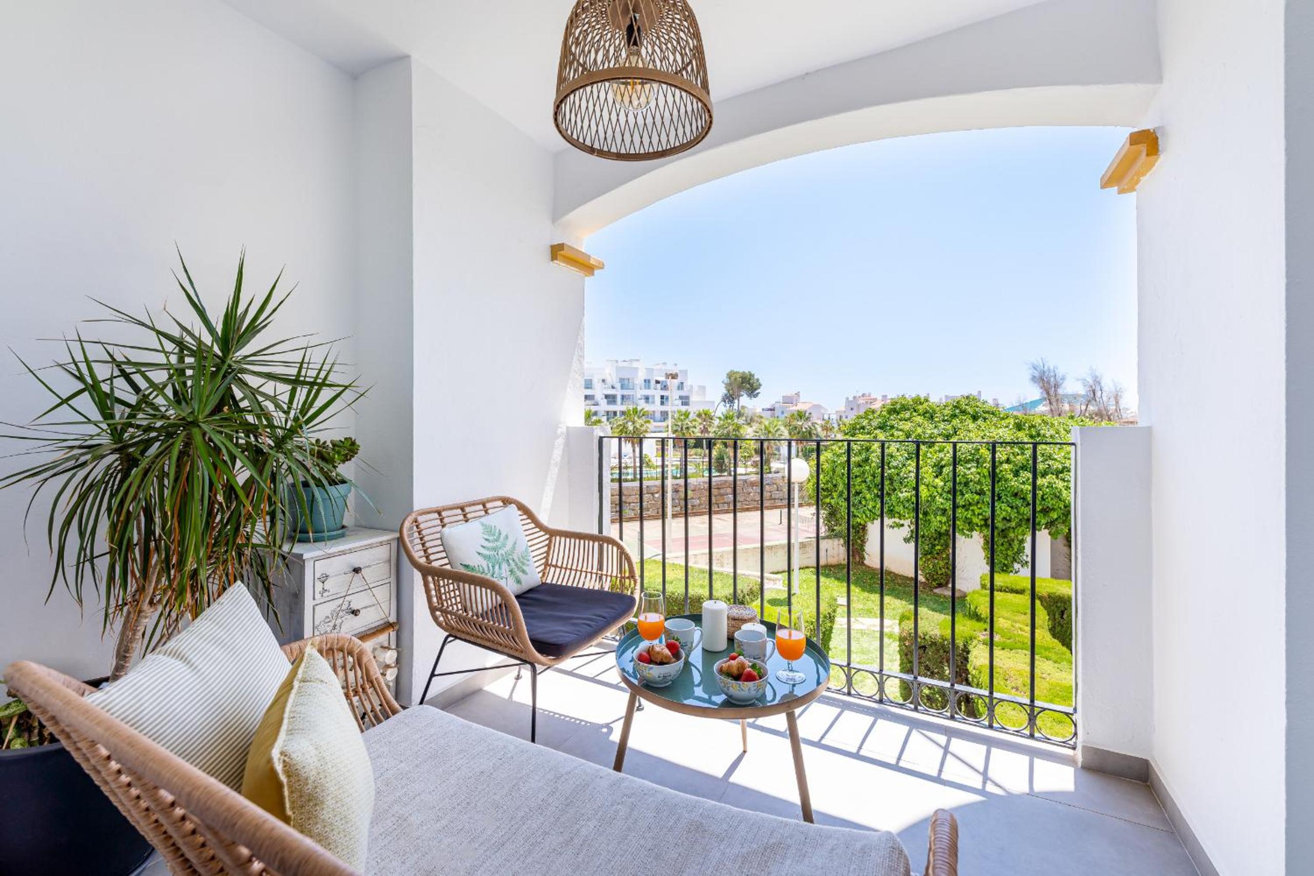 797 Holiday Rentals - Moderno piso para 4 cerca de la playa view 3