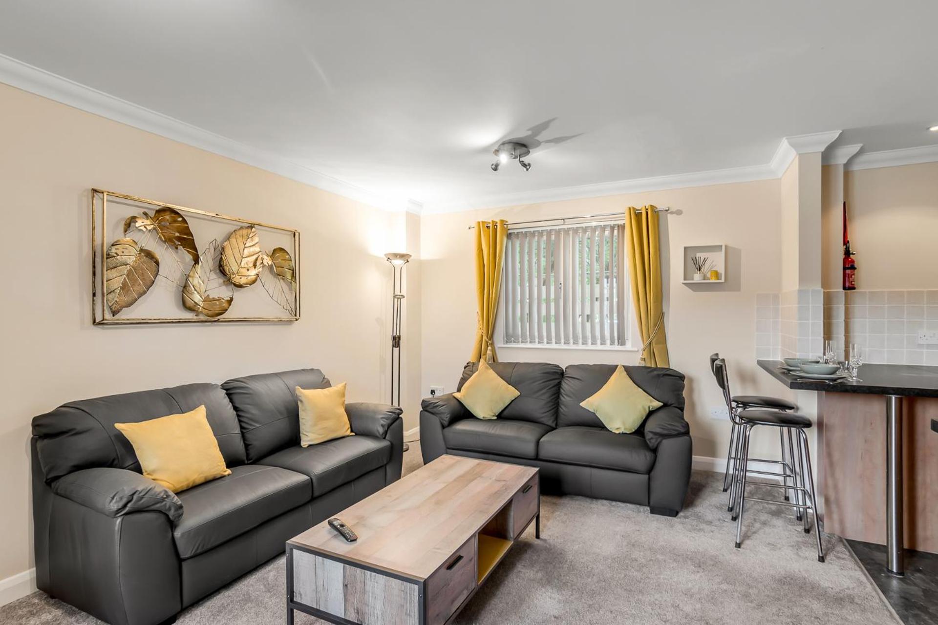 Spacious Home near UEA for Contractors & Workers view 4