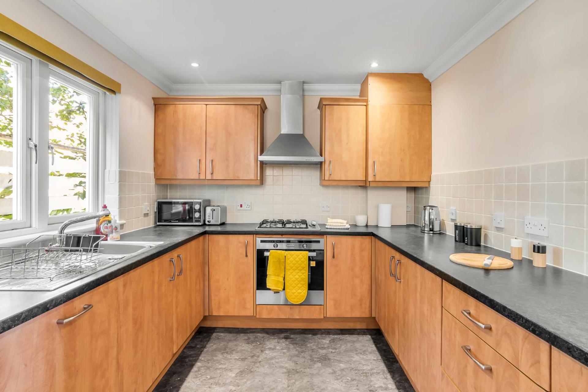 Spacious Home near UEA for Contractors & Workers view 5
