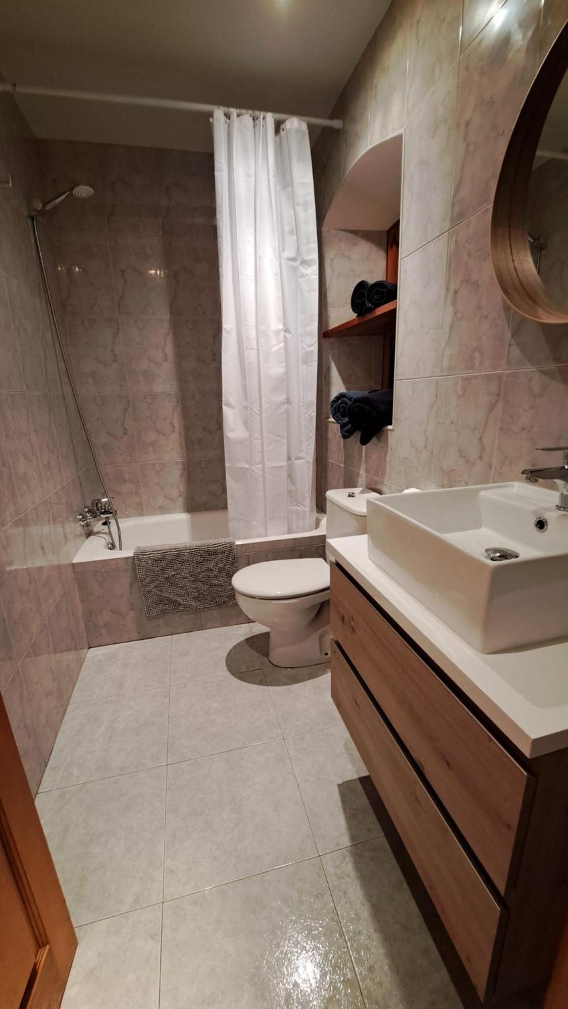 Espectacular apartamento reformado en edificio histórico, con WIFI