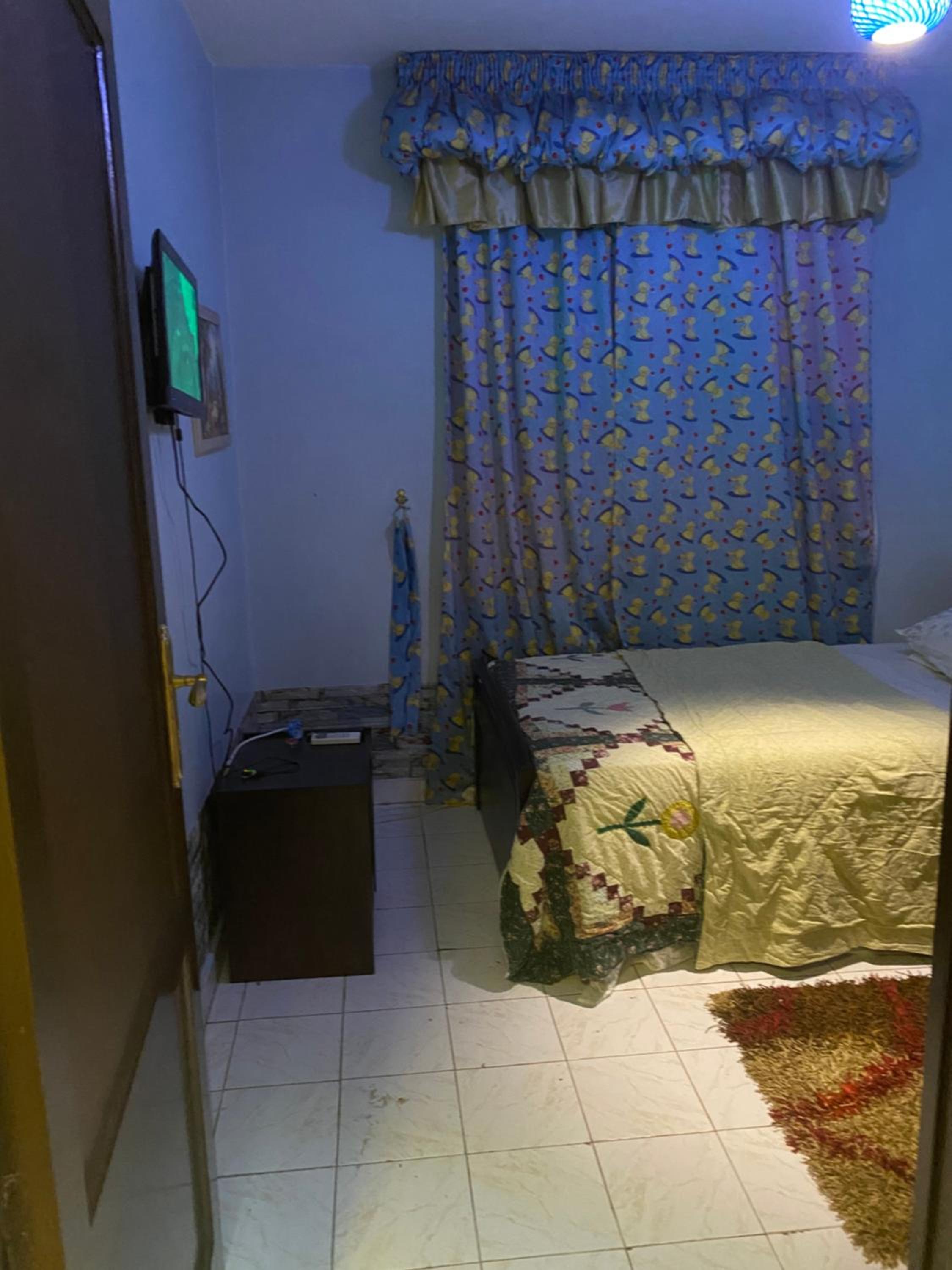Females only Private bedroom stay with me Rehab city
