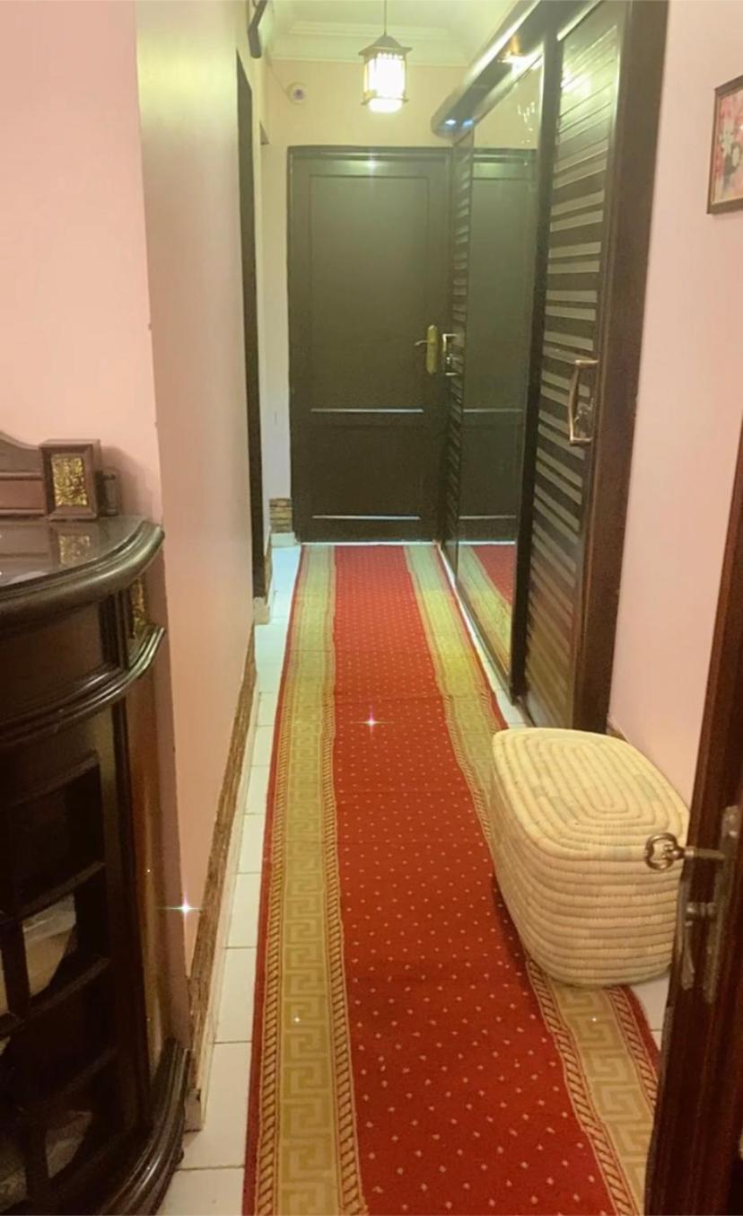 Females only Private bedroom stay with me Rehab city