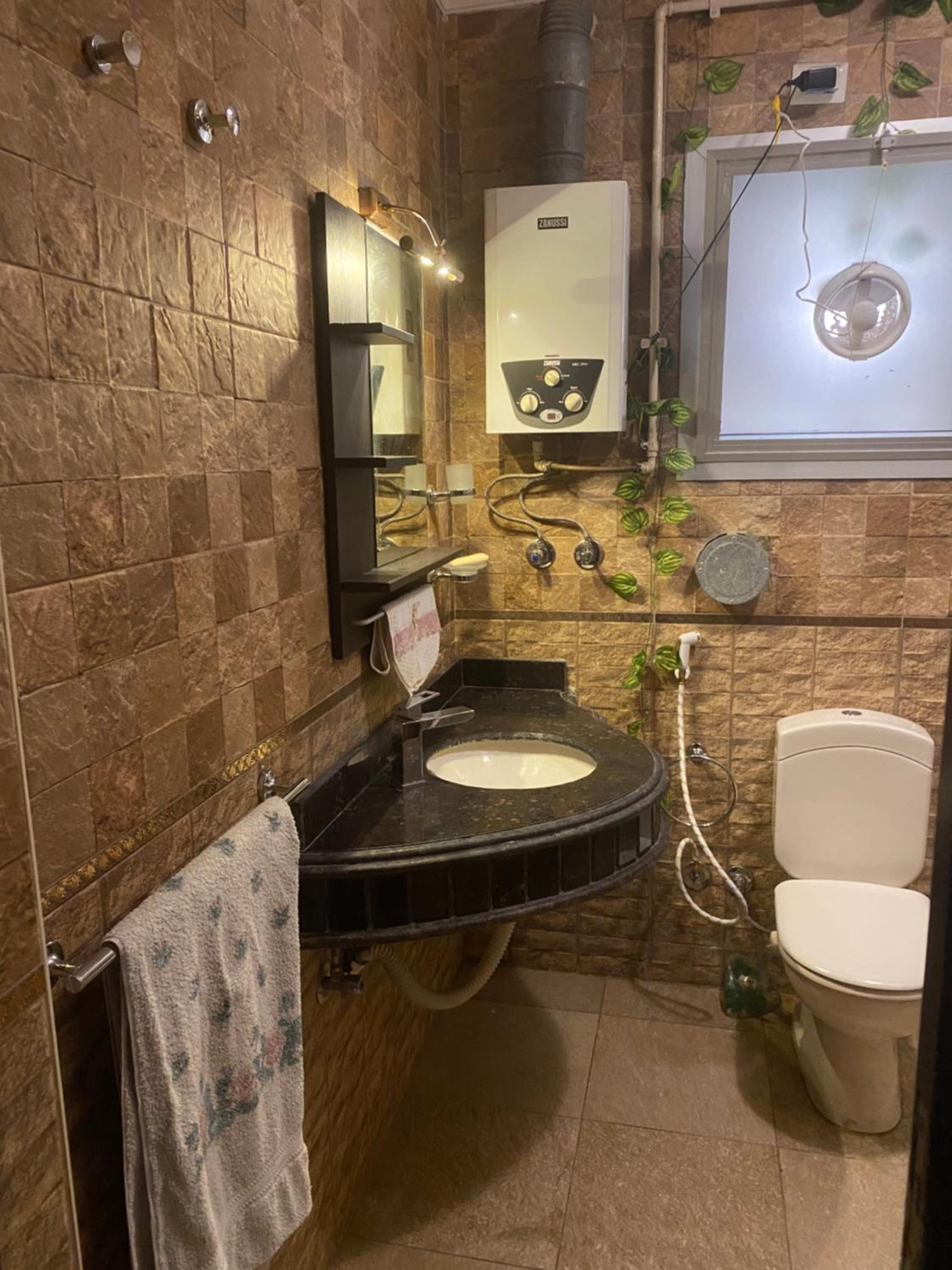 Females only Private bedroom stay with me Rehab city