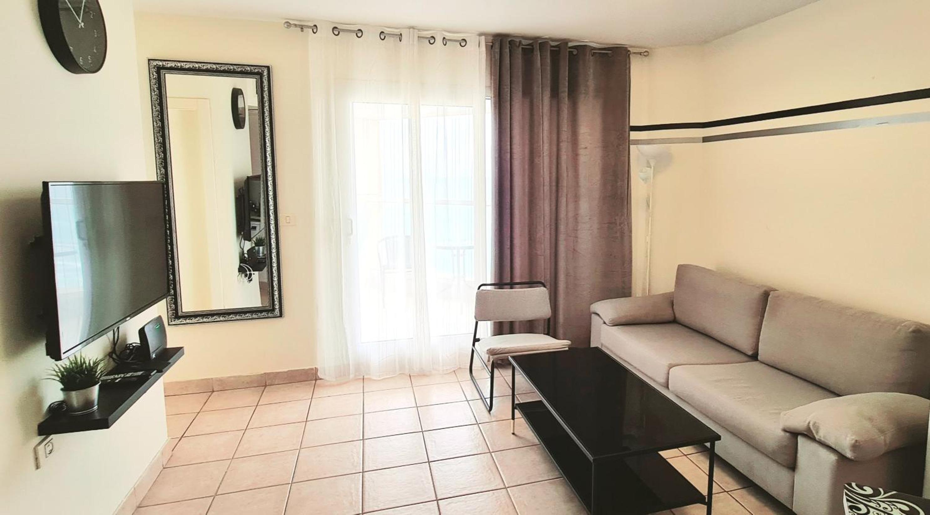 GO to apartments in Leonardo view 3
