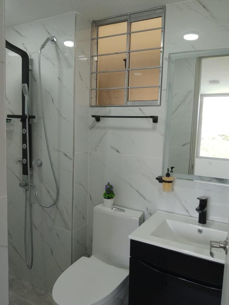 APARTAMENTO COMODO Y ELEGANTE EN RICAURTE CUNDINAMARCA a