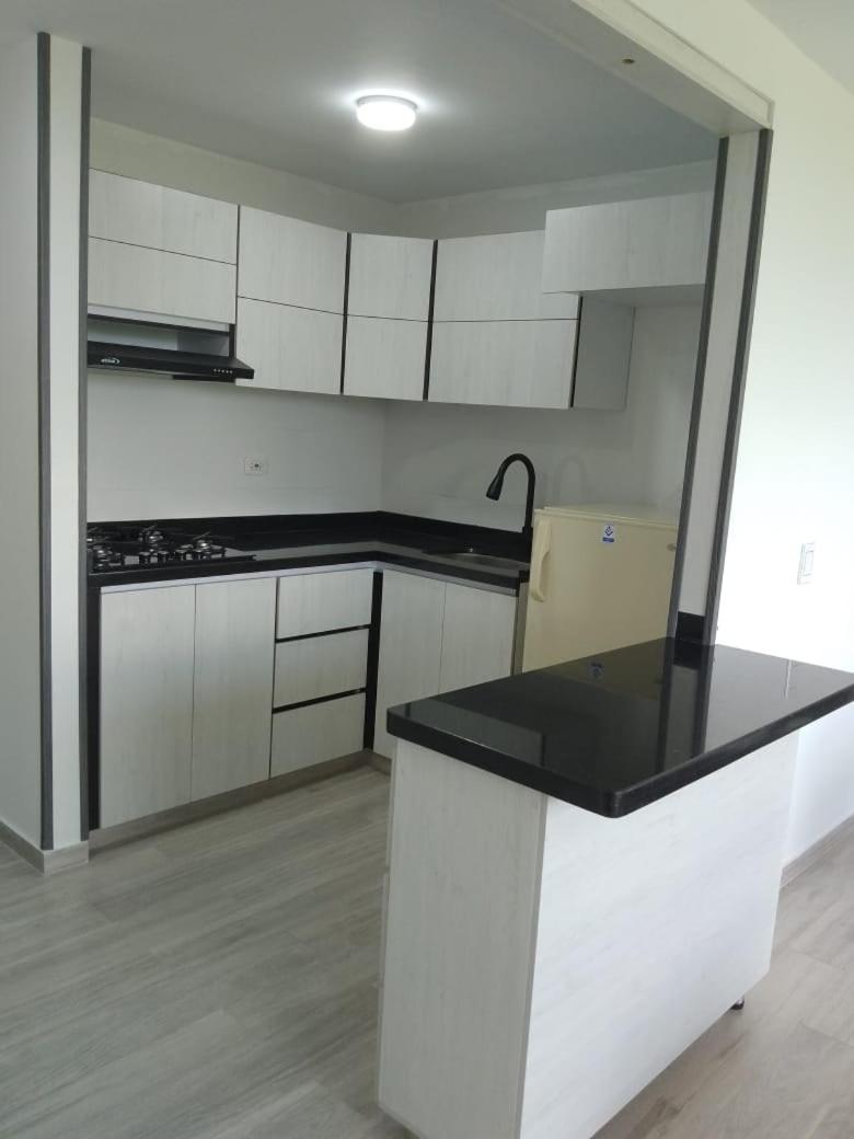 APARTAMENTO COMODO Y ELEGANTE EN RICAURTE CUNDINAMARCA a