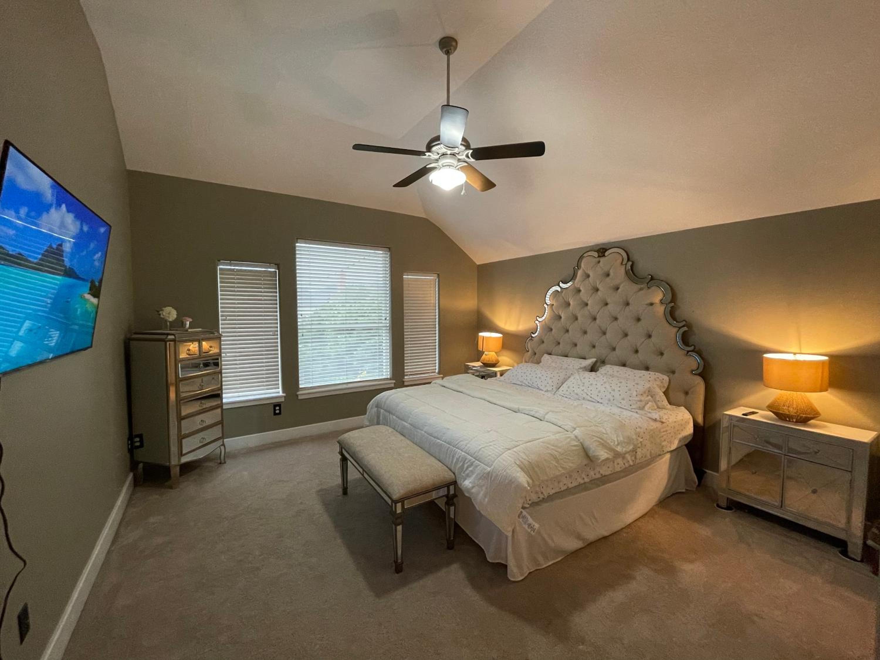 WANDERLUST villa near GALLERIA MALL