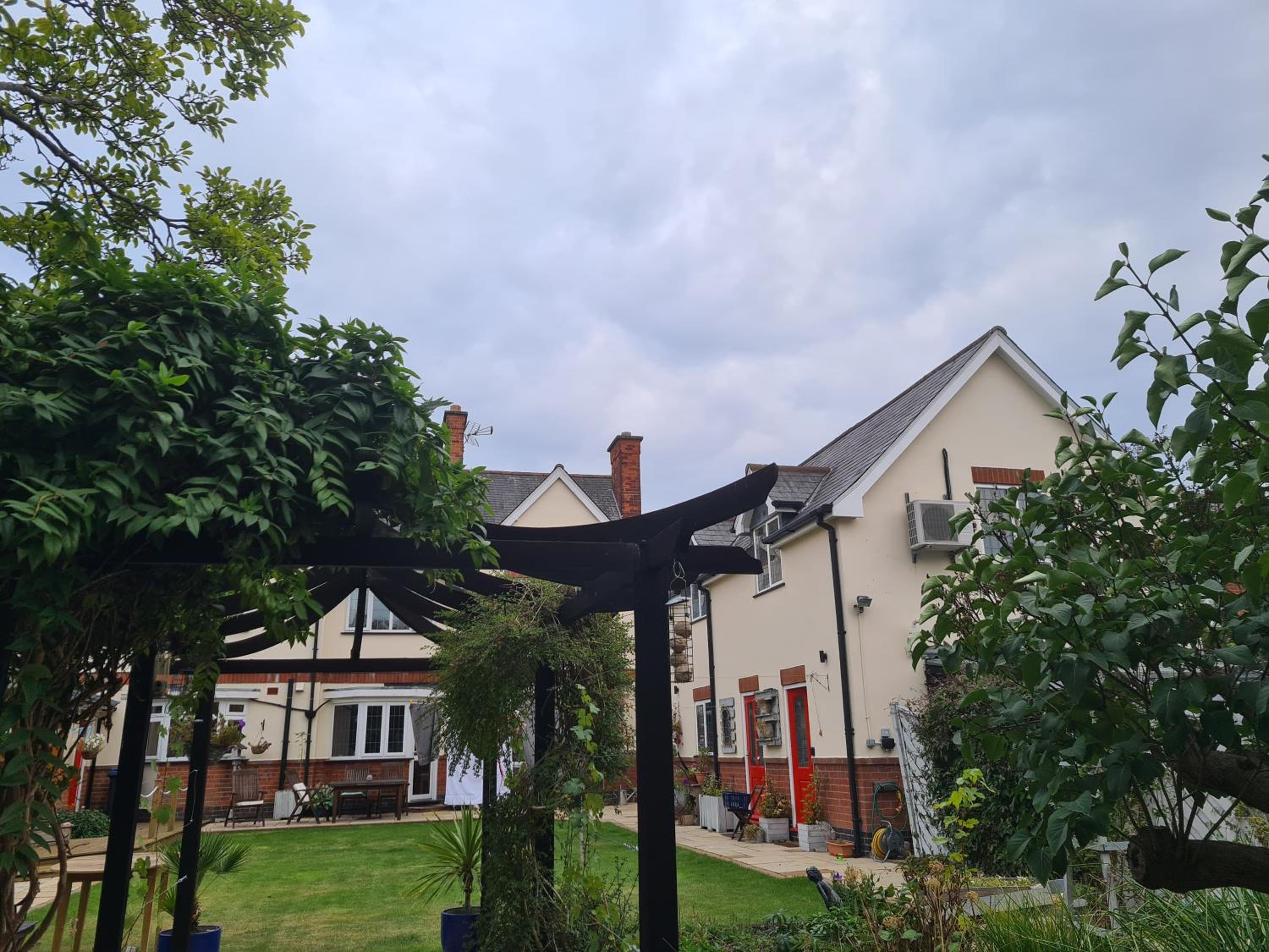 Peaceful self contained Studio in lovely garden. view 5