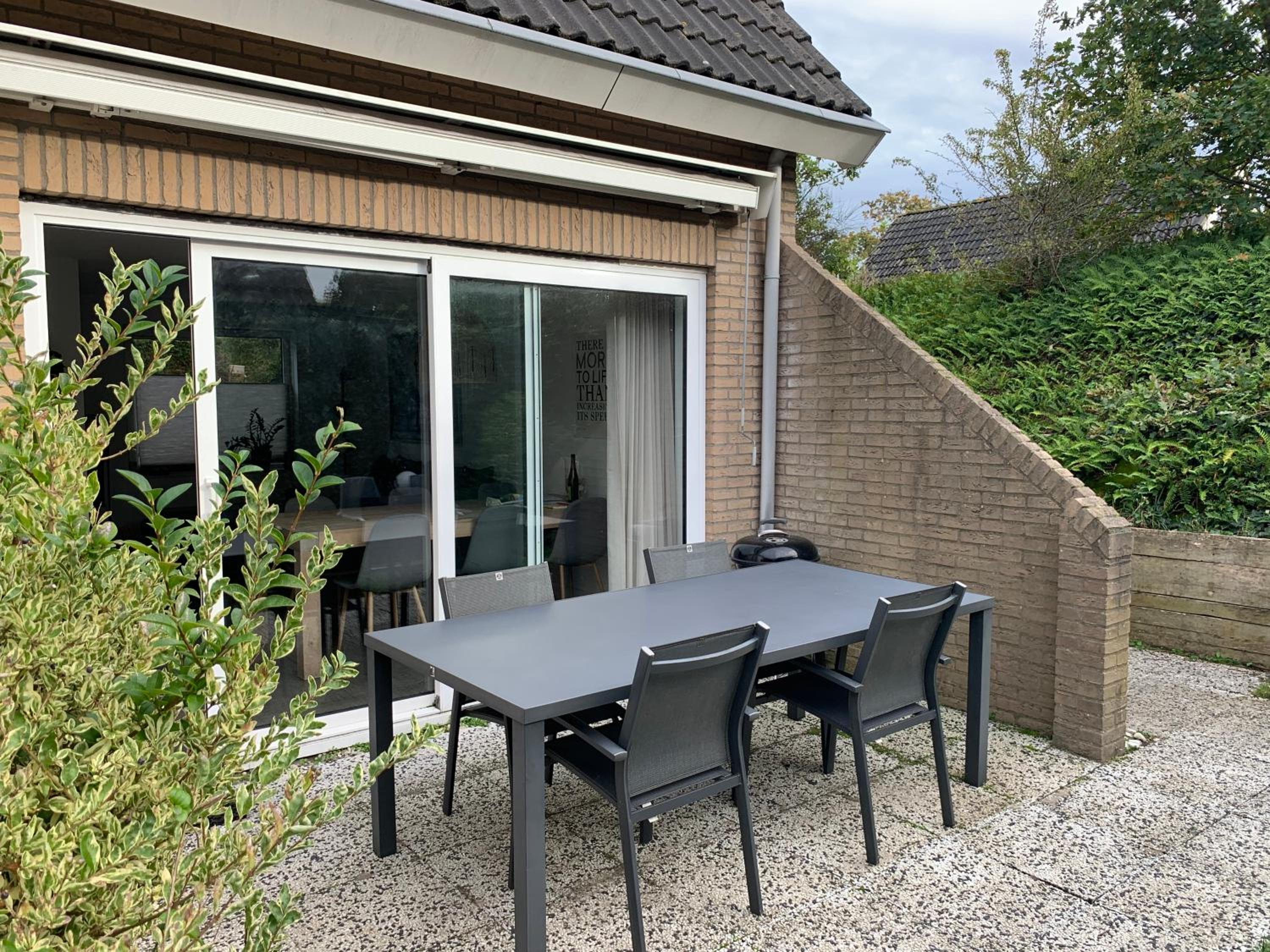 HÜBSCHES FERIENHAUS IN OUDDORP - fußläufig zum Strand und Zentrum