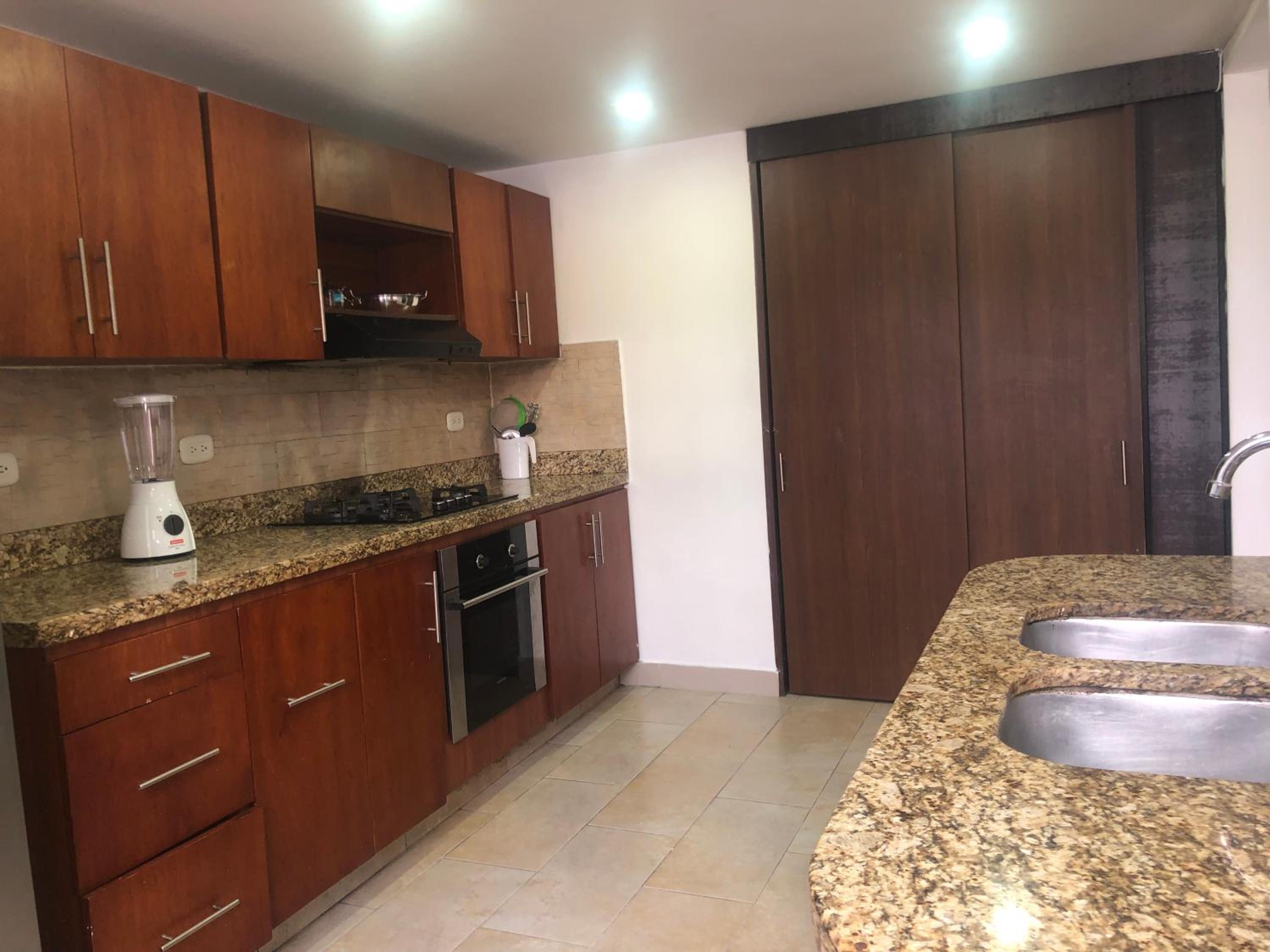 Apartamento cómodo en laureles, grande , céntrico , bien ubicado Apto303