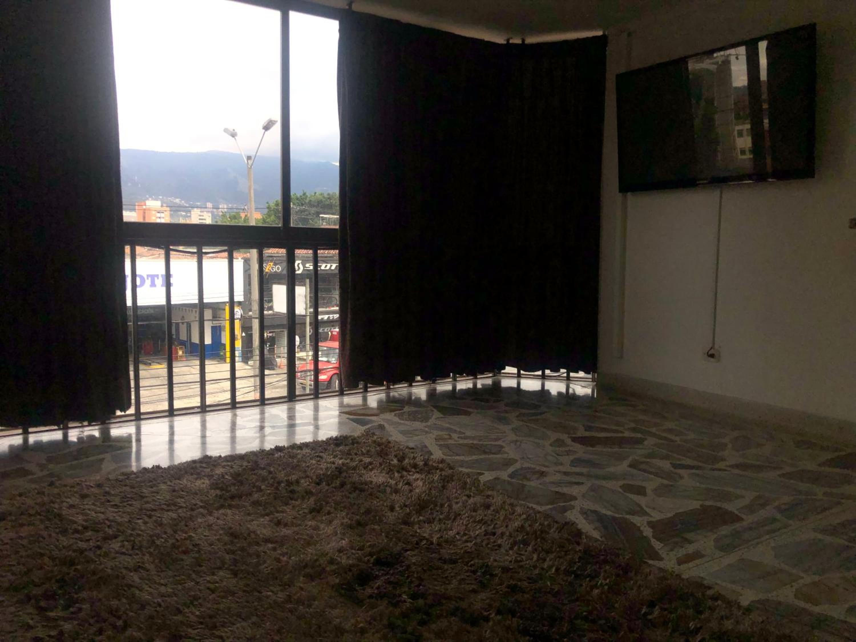 Apartamento cómodo en laureles, grande , céntrico , bien ubicado Apto303