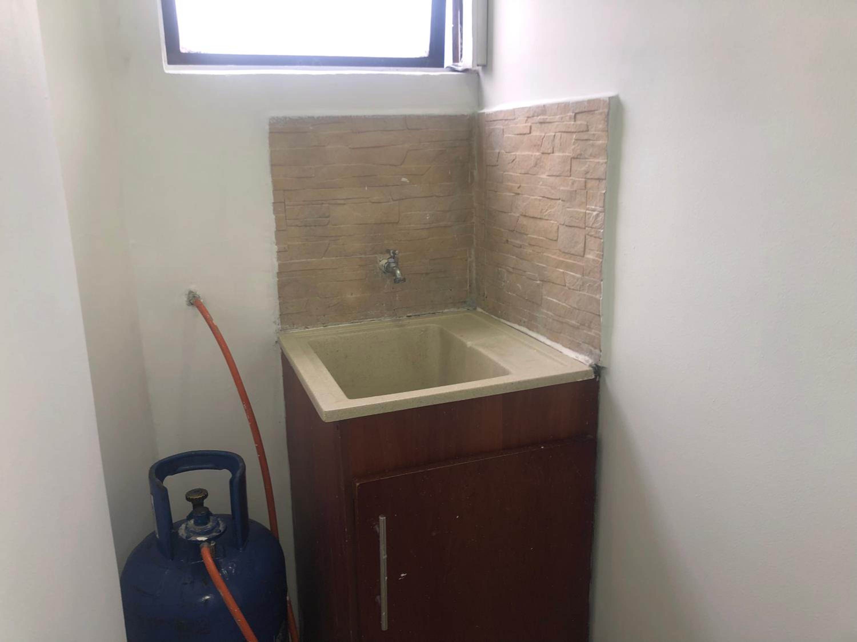 Apartamento cómodo en laureles, grande , céntrico , bien ubicado Apto303