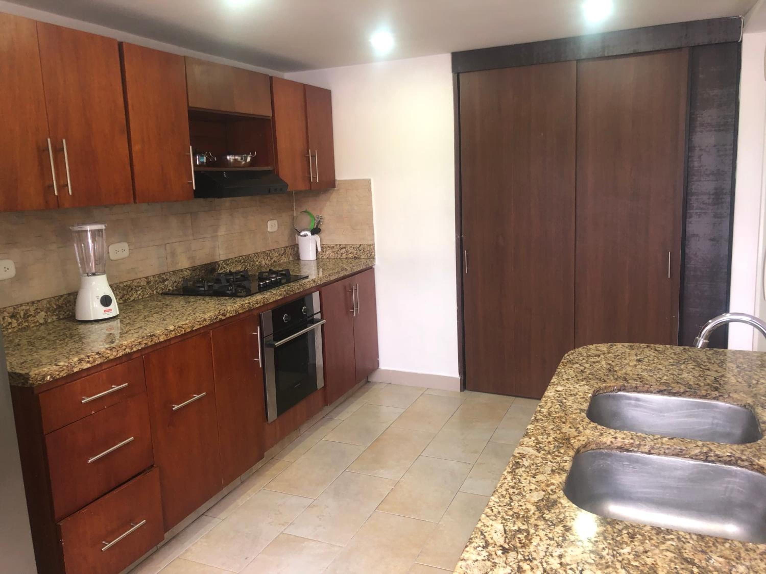 Apartamento cómodo en laureles, grande , céntrico , bien ubicado Apto303
