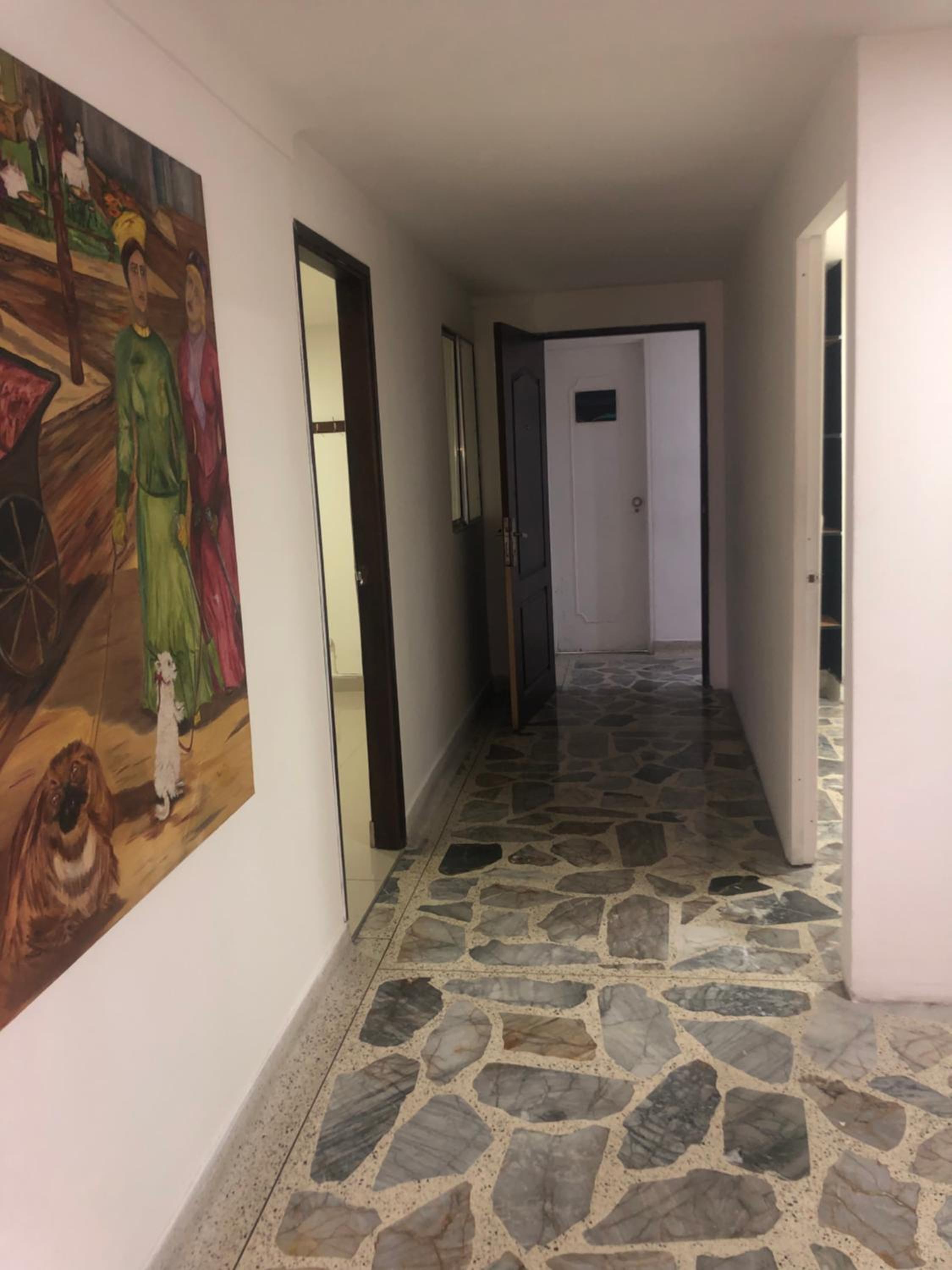Apartamento cómodo en laureles, grande , céntrico , bien ubicado Apto303