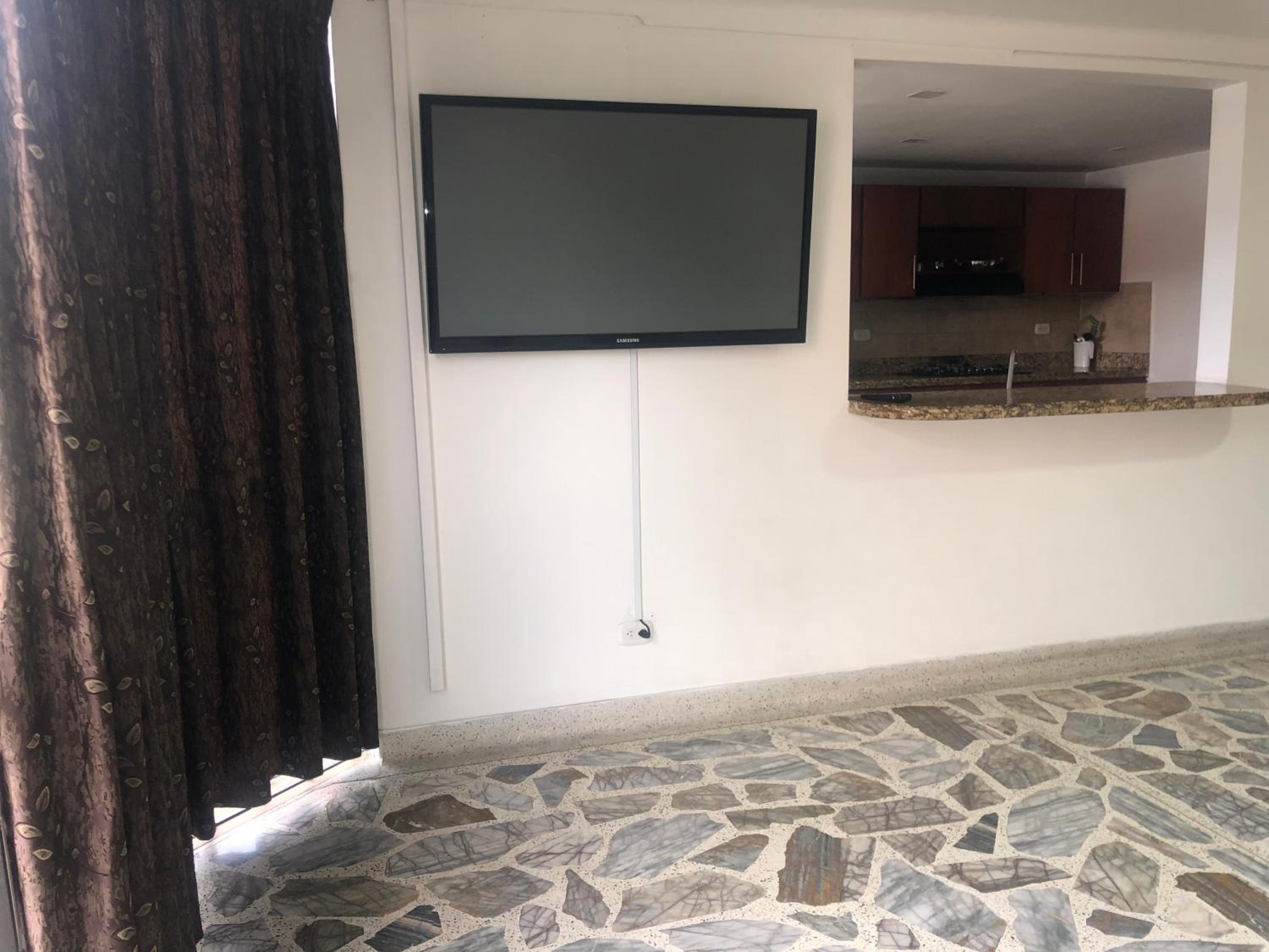 Apartamento cómodo en laureles, grande , céntrico , bien ubicado Apto303