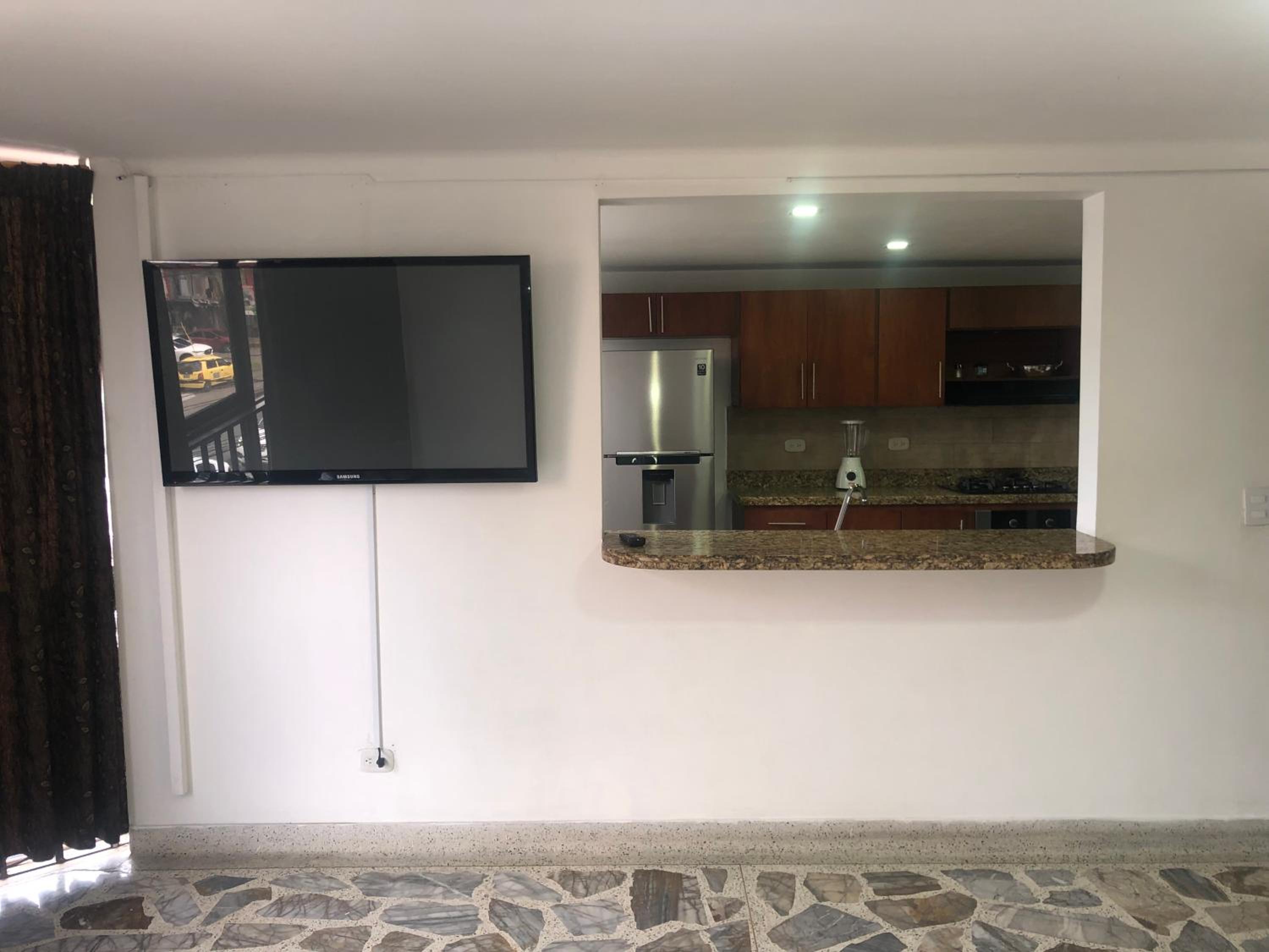 Apartamento cómodo en laureles, grande , céntrico , bien ubicado Apto303