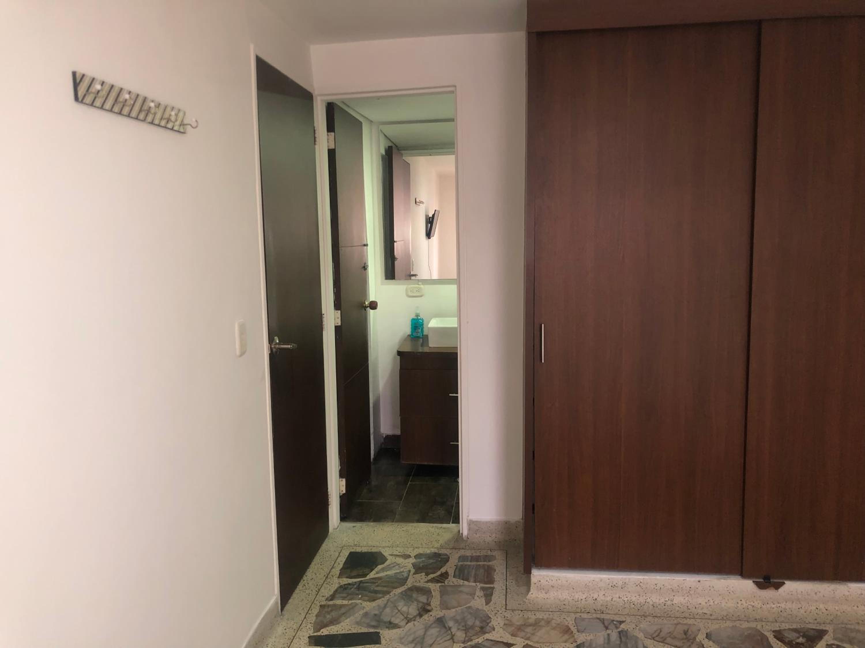 Apartamento cómodo en laureles, grande , céntrico , bien ubicado Apto303