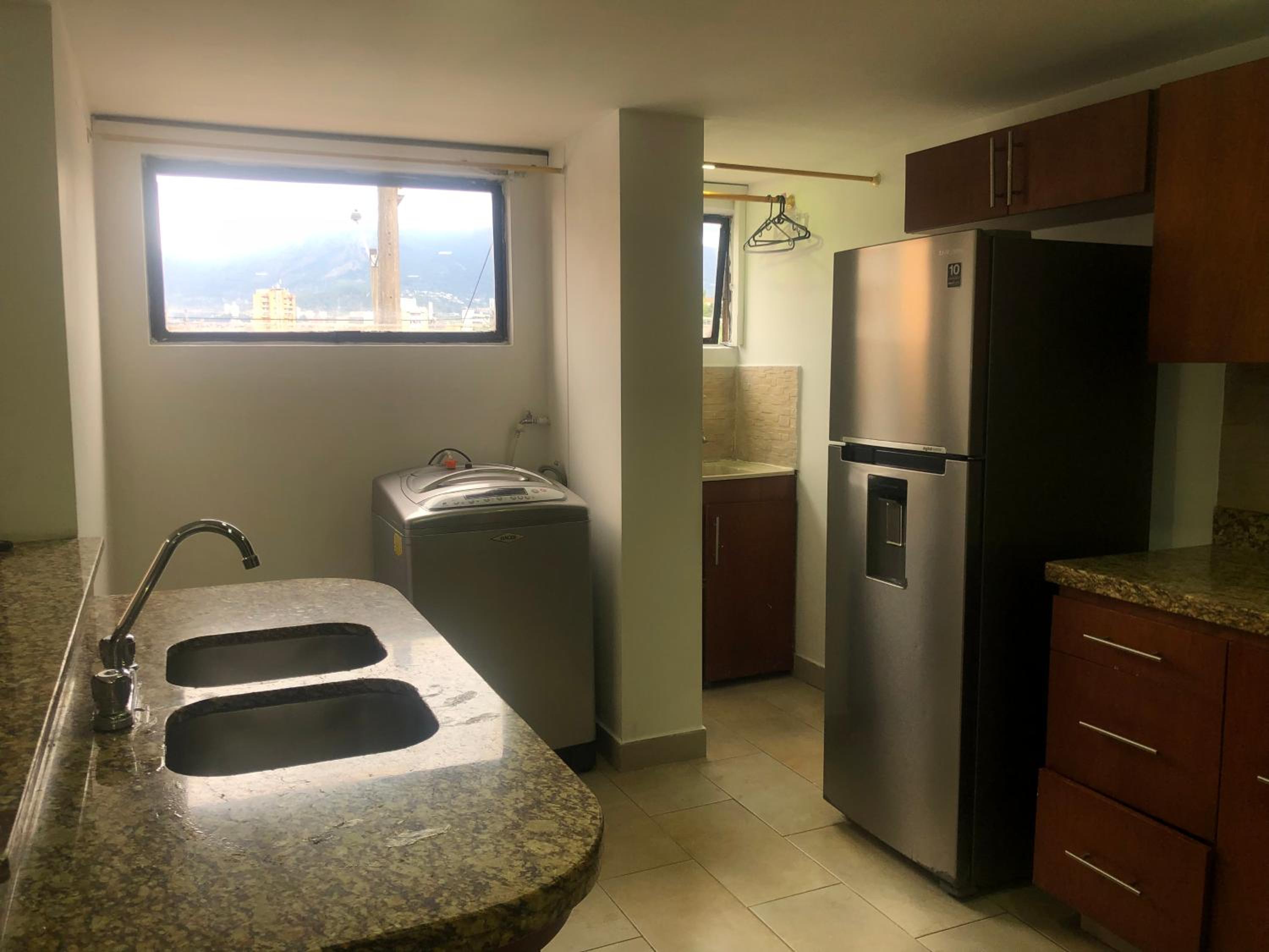 Apartamento cómodo en laureles, grande , céntrico , bien ubicado Apto303