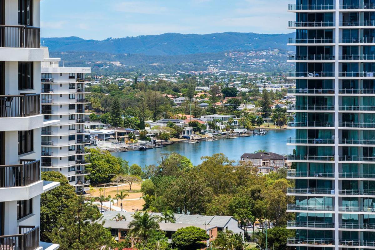 Beachfront Surfers Paradise Berkeley By The Sea