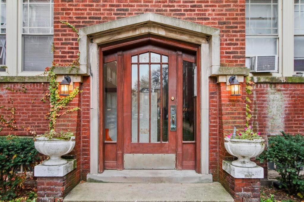 Cozy 1BR Apartment in Rogers Park - Touhy 2W