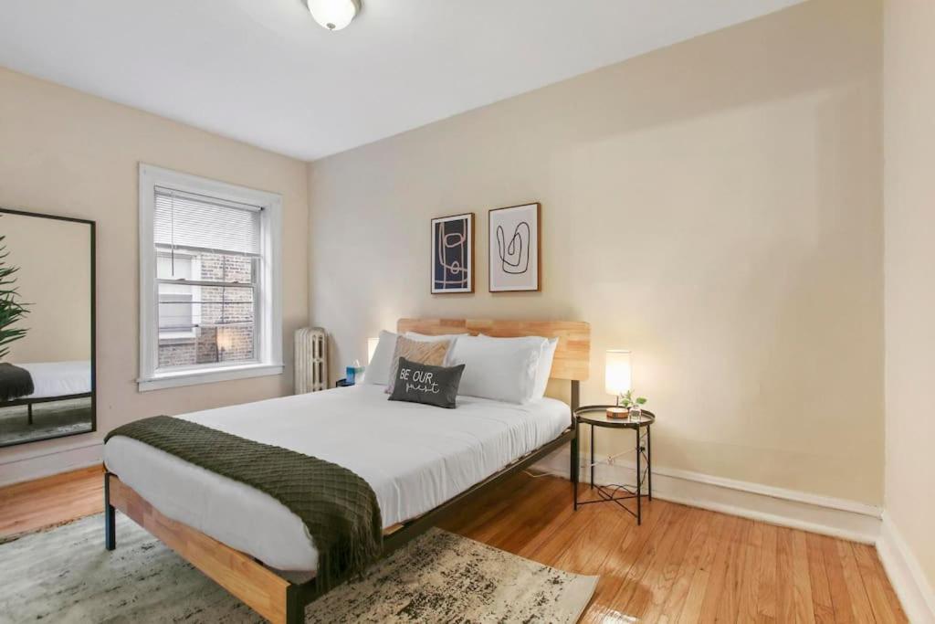 Cozy 1BR Apartment in Rogers Park - Touhy 2W